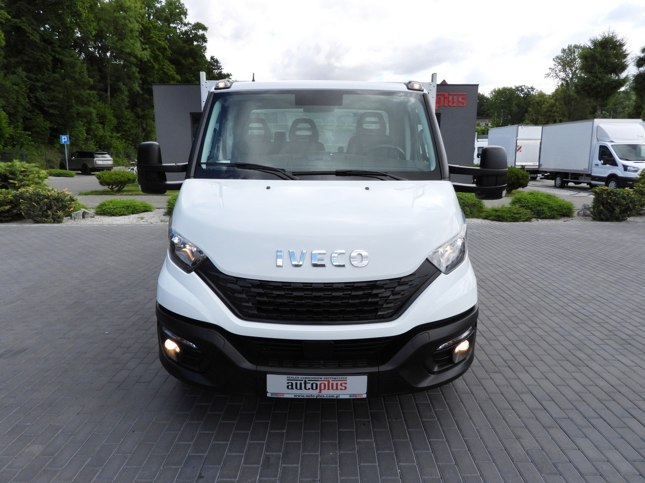 IVECO DAILY 35S16 STAKE BODY 10 PALLETS CRUISE CONTROL AIR CONDITIONING 160HP - Dostavno vozilo sa otvorenom sandukom: slika 5 IVECO DAILY 35S16 STAKE BODY 10 PALLETS CRUISE CONTROL AIR CONDITIONING 160HP - Dostavno vozilo sa otvorenom sandukom: slika 5