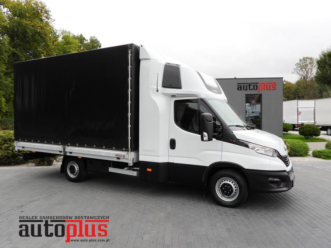 IVECO DAILY 35S18 TARPAULIN 10 PALLETS WEBASTO CRUISE CONTROL PNEUMATICS AIR CONDITIONING  180HP - Dostavno vozilo sa ceradom: slika 1 IVECO DAILY 35S18 TARPAULIN 10 PALLETS WEBASTO CRUISE CONTROL PNEUMATICS AIR CONDITIONING  180HP - Dostavno vozilo sa ceradom: slika 1