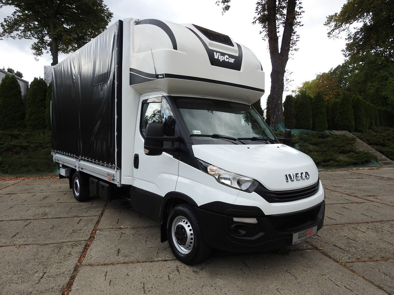 IVECO DAILY 35S18 TARPAULIN LIFT 8 PALLETS CRUISE CONTROL AIR CONDITIONING 180HP - Dostavno vozilo sa ceradom: slika 4 IVECO DAILY 35S18 TARPAULIN LIFT 8 PALLETS CRUISE CONTROL AIR CONDITIONING 180HP - Dostavno vozilo sa ceradom: slika 4