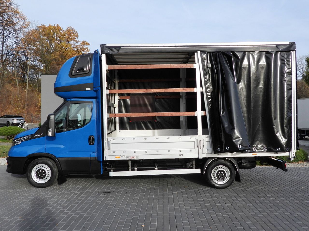 IVECO DAILY 35S21 TARPAULIN 10 PALLETS WEBASTO CRUISE CONTROL NAVIGATION LED LIGHTS AUTOMATIC TRANSMISSION HI-MATIC AIR CONDITIONING 210HP IVECO DAILY 35S21 TARPAULIN 10 PALLETS WEBASTO CRUISE CONTROL NAVIGATION LED LIGHTS AUTOMATIC TRANSMISSION HI-MATIC AIR CONDITIONING 210HP: slika 8 IVECO DAILY 35S21 TARPAULIN 10 PALLETS WEBASTO CRUISE CONTROL NAVIGATION LED LIGHTS AUTOMATIC TRANSMISSION HI-MATIC AIR CONDITIONING 210HP IVECO DAILY 35S21 TARPAULIN 10 PALLETS WEBASTO CRUISE CONTROL NAVIGATION LED LIGHTS AUTOMATIC TRANSMISSION HI-MATIC AIR CONDITIONING 210HP: slika 8