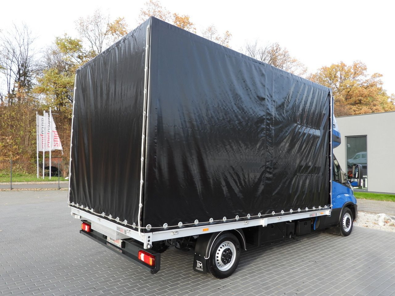 IVECO DAILY 35S21 TARPAULIN 10 PALLETS WEBASTO CRUISE CONTROL NAVIGATION LED LIGHTS AUTOMATIC TRANSMISSION HI-MATIC AIR CONDITIONING 210HP IVECO DAILY 35S21 TARPAULIN 10 PALLETS WEBASTO CRUISE CONTROL NAVIGATION LED LIGHTS AUTOMATIC TRANSMISSION HI-MATIC AIR CONDITIONING 210HP: slika 13 IVECO DAILY 35S21 TARPAULIN 10 PALLETS WEBASTO CRUISE CONTROL NAVIGATION LED LIGHTS AUTOMATIC TRANSMISSION HI-MATIC AIR CONDITIONING 210HP IVECO DAILY 35S21 TARPAULIN 10 PALLETS WEBASTO CRUISE CONTROL NAVIGATION LED LIGHTS AUTOMATIC TRANSMISSION HI-MATIC AIR CONDITIONING 210HP: slika 13