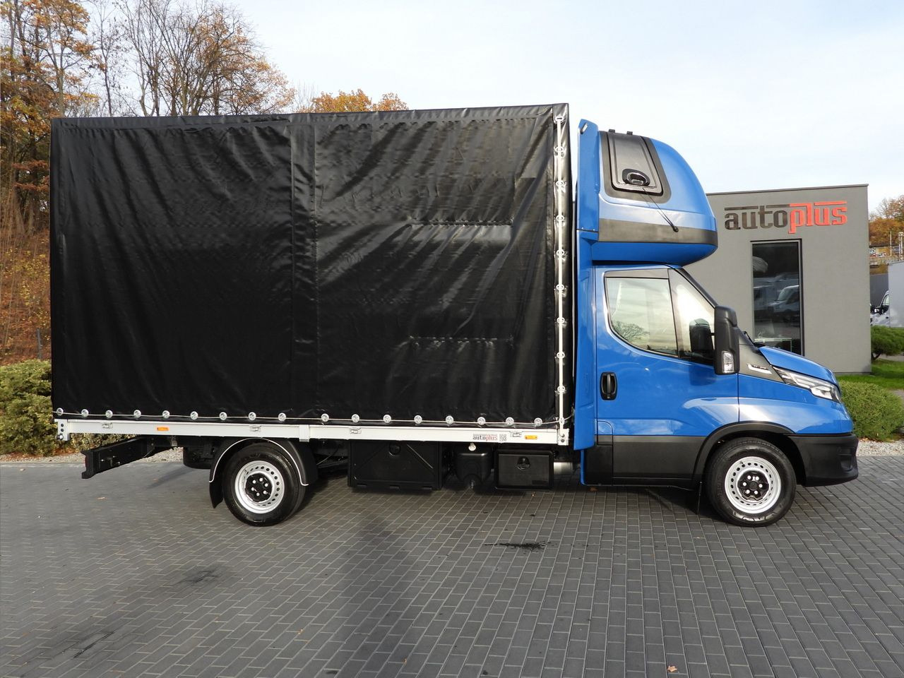 IVECO DAILY 35S21 TARPAULIN 10 PALLETS WEBASTO CRUISE CONTROL NAVIGATION LED LIGHTS AUTOMATIC TRANSMISSION HI-MATIC AIR CONDITIONING 210HP IVECO DAILY 35S21 TARPAULIN 10 PALLETS WEBASTO CRUISE CONTROL NAVIGATION LED LIGHTS AUTOMATIC TRANSMISSION HI-MATIC AIR CONDITIONING 210HP: slika 7 IVECO DAILY 35S21 TARPAULIN 10 PALLETS WEBASTO CRUISE CONTROL NAVIGATION LED LIGHTS AUTOMATIC TRANSMISSION HI-MATIC AIR CONDITIONING 210HP IVECO DAILY 35S21 TARPAULIN 10 PALLETS WEBASTO CRUISE CONTROL NAVIGATION LED LIGHTS AUTOMATIC TRANSMISSION HI-MATIC AIR CONDITIONING 210HP: slika 7