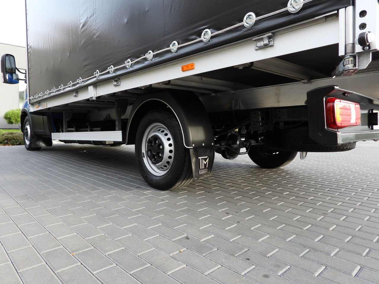 IVECO DAILY 35S21 TARPAULIN 10 PALLETS WEBASTO CRUISE CONTROL NAVIGATION LED LIGHTS AUTOMATIC TRANSMISSION HI-MATIC AIR CONDITIONING 210HP IVECO DAILY 35S21 TARPAULIN 10 PALLETS WEBASTO CRUISE CONTROL NAVIGATION LED LIGHTS AUTOMATIC TRANSMISSION HI-MATIC AIR CONDITIONING 210HP: slika 16 IVECO DAILY 35S21 TARPAULIN 10 PALLETS WEBASTO CRUISE CONTROL NAVIGATION LED LIGHTS AUTOMATIC TRANSMISSION HI-MATIC AIR CONDITIONING 210HP IVECO DAILY 35S21 TARPAULIN 10 PALLETS WEBASTO CRUISE CONTROL NAVIGATION LED LIGHTS AUTOMATIC TRANSMISSION HI-MATIC AIR CONDITIONING 210HP: slika 16