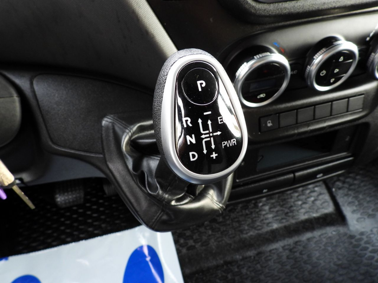 IVECO DAILY 35S21 TARPAULIN 10 PALLETS WEBASTO CRUISE CONTROL NAVIGATION LED LIGHTS AUTOMATIC TRANSMISSION HI-MATIC AIR CONDITIONING 210HP IVECO DAILY 35S21 TARPAULIN 10 PALLETS WEBASTO CRUISE CONTROL NAVIGATION LED LIGHTS AUTOMATIC TRANSMISSION HI-MATIC AIR CONDITIONING 210HP: slika 42 IVECO DAILY 35S21 TARPAULIN 10 PALLETS WEBASTO CRUISE CONTROL NAVIGATION LED LIGHTS AUTOMATIC TRANSMISSION HI-MATIC AIR CONDITIONING 210HP IVECO DAILY 35S21 TARPAULIN 10 PALLETS WEBASTO CRUISE CONTROL NAVIGATION LED LIGHTS AUTOMATIC TRANSMISSION HI-MATIC AIR CONDITIONING 210HP: slika 42