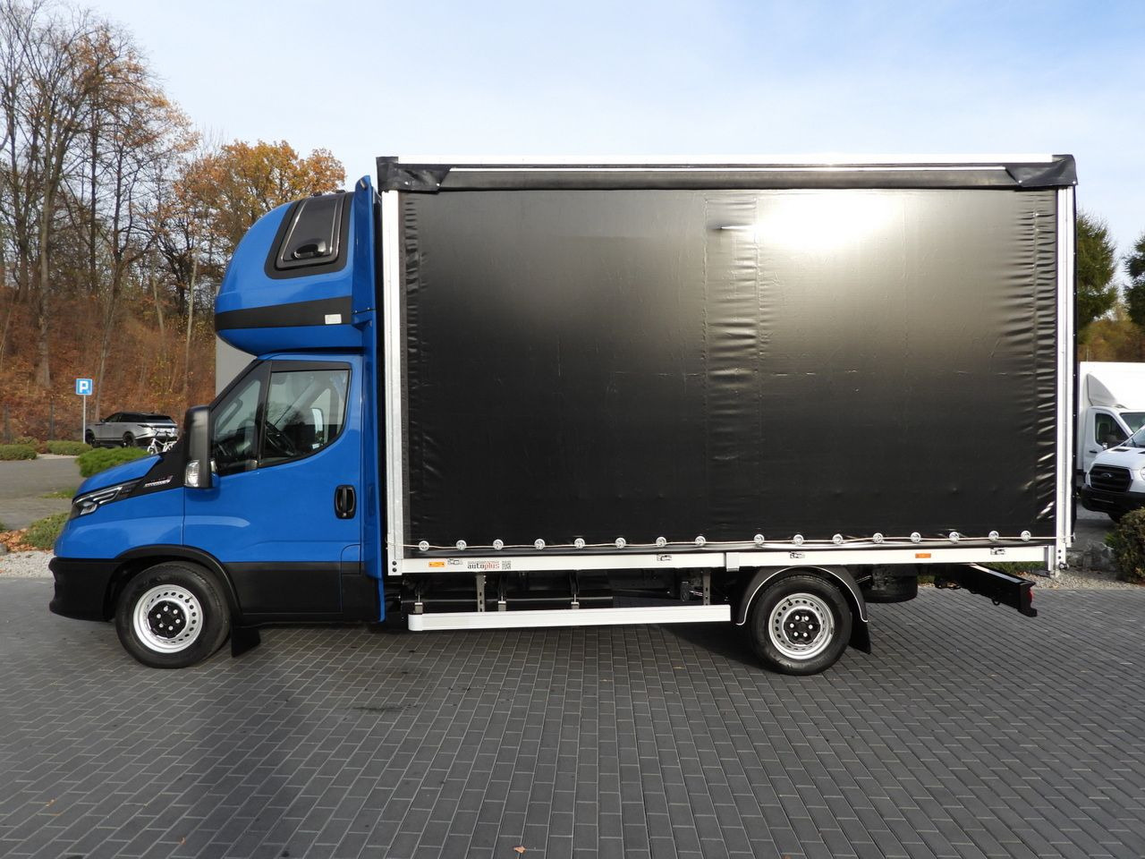 IVECO DAILY 35S21 TARPAULIN 10 PALLETS WEBASTO CRUISE CONTROL NAVIGATION LED LIGHTS AUTOMATIC TRANSMISSION HI-MATIC AIR CONDITIONING 210HP IVECO DAILY 35S21 TARPAULIN 10 PALLETS WEBASTO CRUISE CONTROL NAVIGATION LED LIGHTS AUTOMATIC TRANSMISSION HI-MATIC AIR CONDITIONING 210HP: slika 9 IVECO DAILY 35S21 TARPAULIN 10 PALLETS WEBASTO CRUISE CONTROL NAVIGATION LED LIGHTS AUTOMATIC TRANSMISSION HI-MATIC AIR CONDITIONING 210HP IVECO DAILY 35S21 TARPAULIN 10 PALLETS WEBASTO CRUISE CONTROL NAVIGATION LED LIGHTS AUTOMATIC TRANSMISSION HI-MATIC AIR CONDITIONING 210HP: slika 9