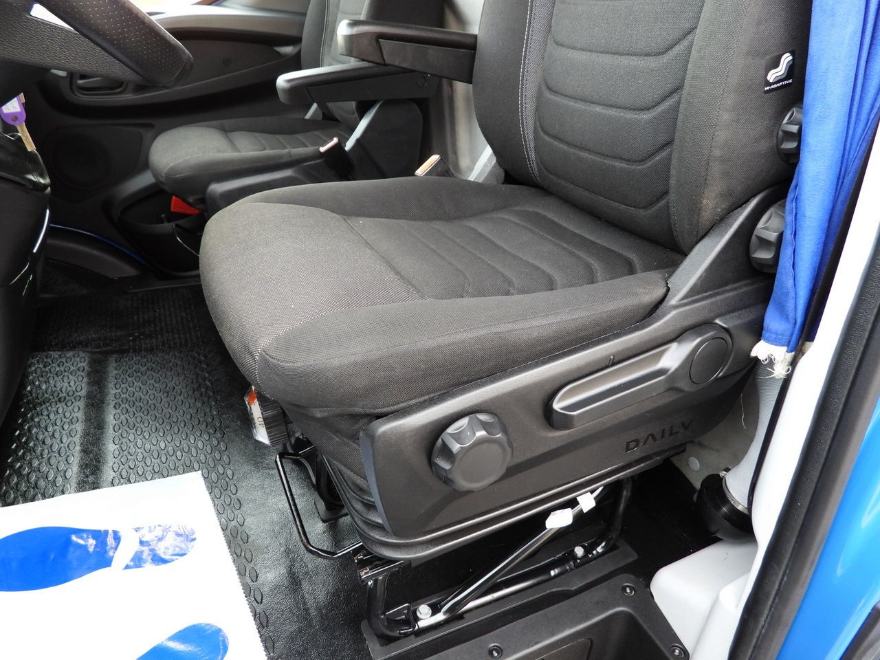 IVECO DAILY 35S21 TARPAULIN 10 PALLETS WEBASTO CRUISE CONTROL NAVIGATION LED LIGHTS AUTOMATIC TRANSMISSION HI-MATIC AIR CONDITIONING 210HP IVECO DAILY 35S21 TARPAULIN 10 PALLETS WEBASTO CRUISE CONTROL NAVIGATION LED LIGHTS AUTOMATIC TRANSMISSION HI-MATIC AIR CONDITIONING 210HP: slika 32 IVECO DAILY 35S21 TARPAULIN 10 PALLETS WEBASTO CRUISE CONTROL NAVIGATION LED LIGHTS AUTOMATIC TRANSMISSION HI-MATIC AIR CONDITIONING 210HP IVECO DAILY 35S21 TARPAULIN 10 PALLETS WEBASTO CRUISE CONTROL NAVIGATION LED LIGHTS AUTOMATIC TRANSMISSION HI-MATIC AIR CONDITIONING 210HP: slika 32