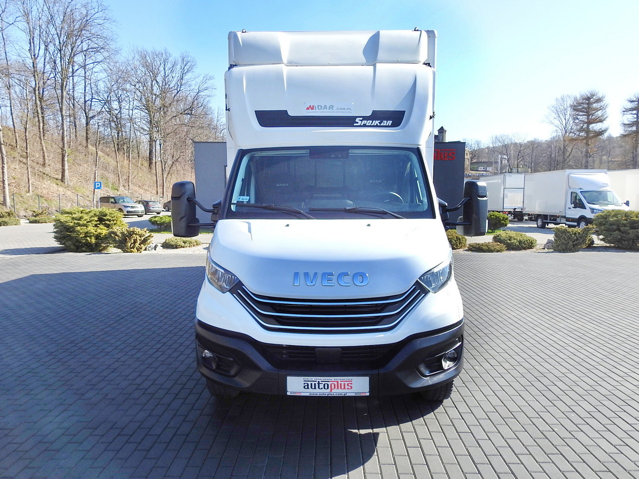 IVECO DAILY 70C18 BOX LIFT 14 PALLETS WEBASTO CRUISE CONTROL NAVIGATION LED LIGHTS TWIN WHEELS AIR CONDITIONING 180HP - Dostavno vozilo sa zatvorenim sandukom: slika 5 IVECO DAILY 70C18 BOX LIFT 14 PALLETS WEBASTO CRUISE CONTROL NAVIGATION LED LIGHTS TWIN WHEELS AIR CONDITIONING 180HP - Dostavno vozilo sa zatvorenim sandukom: slika 5