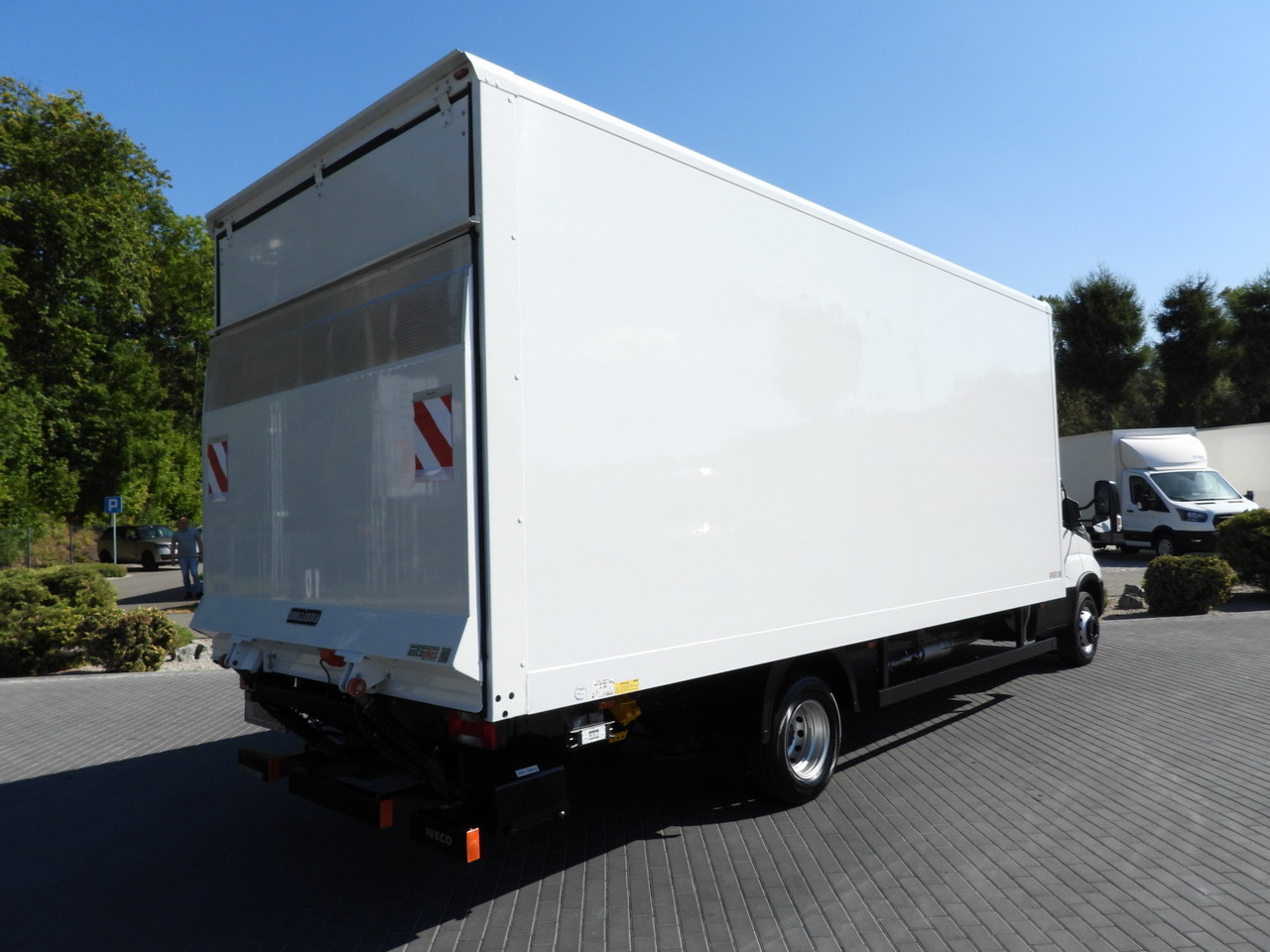 IVECO DAILY 72C18 LIFT 14 PALLETS CRUISE CONTROL PNEUMATICS AUTOMATIC TRANSMISSION HI-MATIC TWIN WHEELS AIR CONDITIONING  180HP - Dostavno vozilo hladnjača: slika 3 IVECO DAILY 72C18 LIFT 14 PALLETS CRUISE CONTROL PNEUMATICS AUTOMATIC TRANSMISSION HI-MATIC TWIN WHEELS AIR CONDITIONING  180HP - Dostavno vozilo hladnjača: slika 3