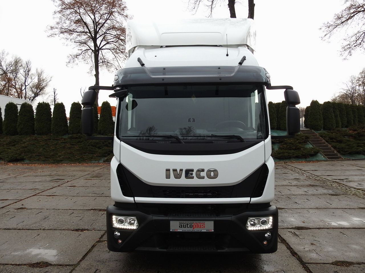 IVECO EUROCARGO 120-250 NEW TARPAULIN LIFT 18 PALLETS WEBASTO CRUISE CONTROL AIR CONDITIONING LED LIGHTS PNEUMATICS AUTOMATIC TRANSMISSION HI-MATIC 250HP - Dostavno vozilo sa ceradom: slika 5 IVECO EUROCARGO 120-250 NEW TARPAULIN LIFT 18 PALLETS WEBASTO CRUISE CONTROL AIR CONDITIONING LED LIGHTS PNEUMATICS AUTOMATIC TRANSMISSION HI-MATIC 250HP - Dostavno vozilo sa ceradom: slika 5