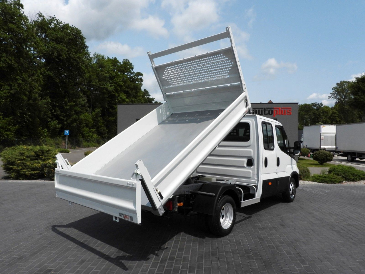 Iveco DAILY 35C14 KIPPER DOPPELKABINE DOKA 6 SITZE A/C - Dostavno vozilo istovarivač, Dostavno vozilo sa duplom kabinom: slika 3 Iveco DAILY 35C14 KIPPER DOPPELKABINE DOKA 6 SITZE A/C - Dostavno vozilo istovarivač, Dostavno vozilo sa duplom kabinom: slika 3