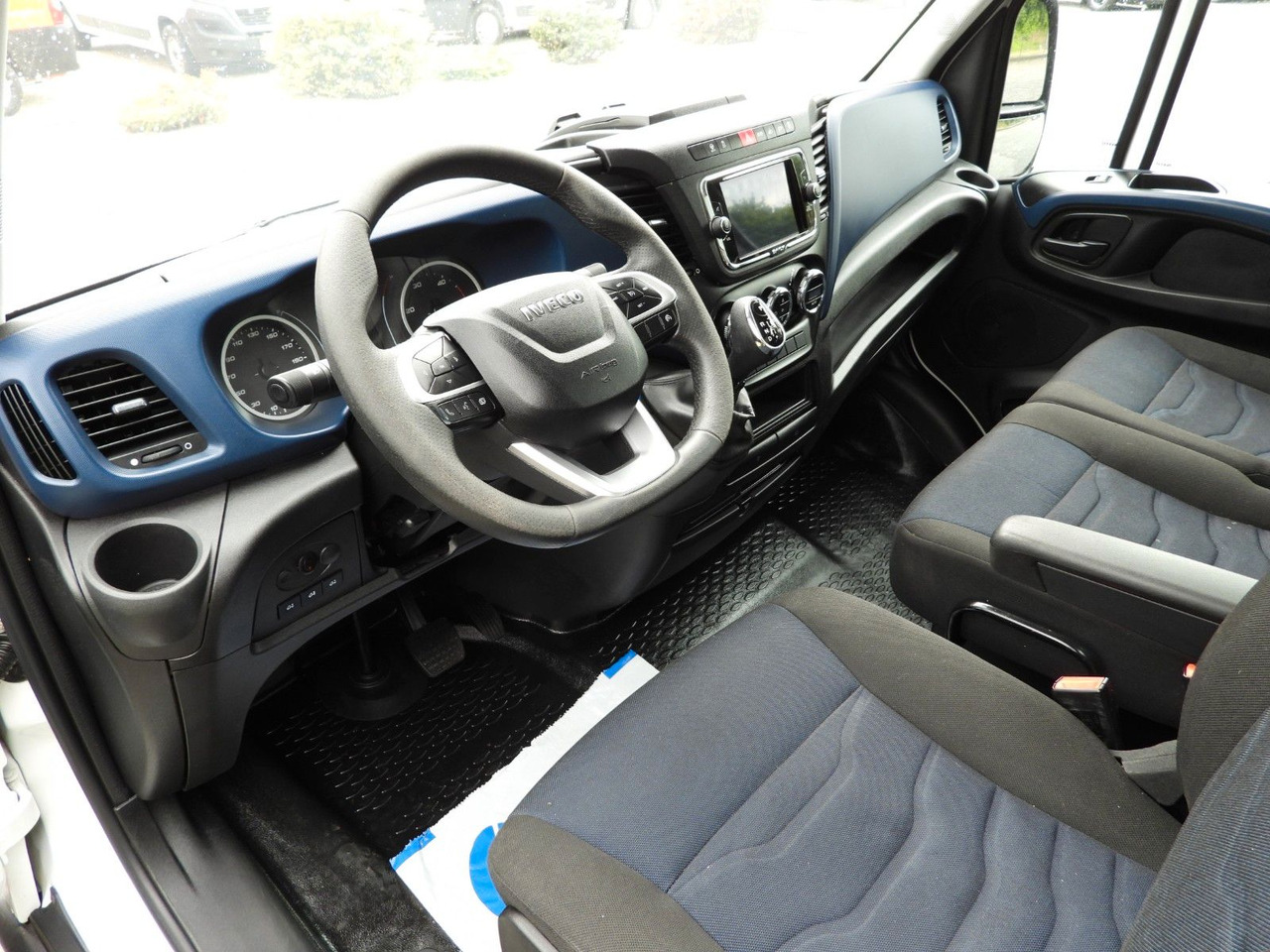 Iveco DAILY 35C21 KIPPER TEMPOMAT NAVIGATION LED - Dostavno vozilo istovarivač: slika 2 Iveco DAILY 35C21 KIPPER TEMPOMAT NAVIGATION LED - Dostavno vozilo istovarivač: slika 2