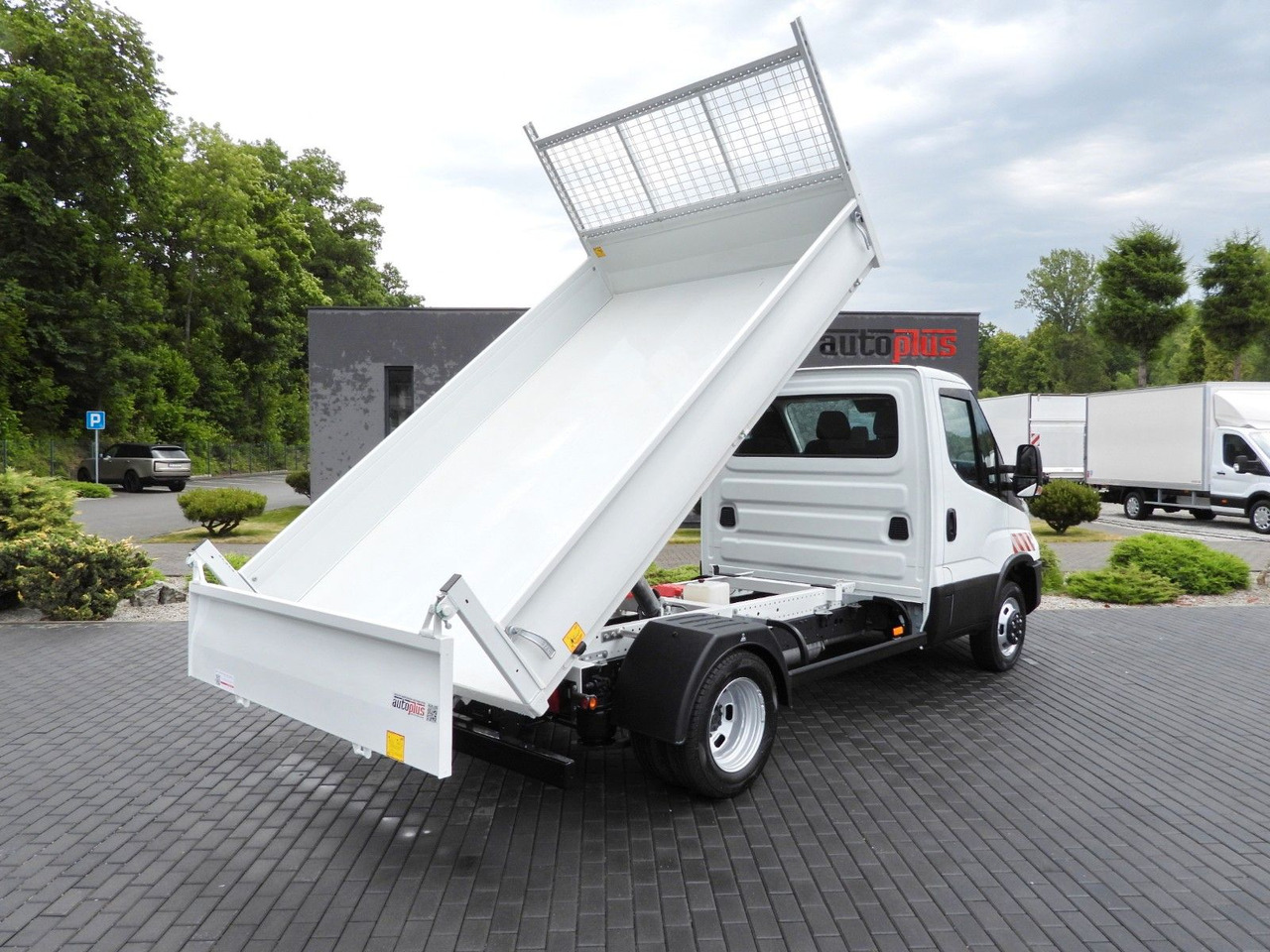 Iveco DAILY 35C21 KIPPER TEMPOMAT NAVIGATION LED - Dostavno vozilo istovarivač: slika 3 Iveco DAILY 35C21 KIPPER TEMPOMAT NAVIGATION LED - Dostavno vozilo istovarivač: slika 3