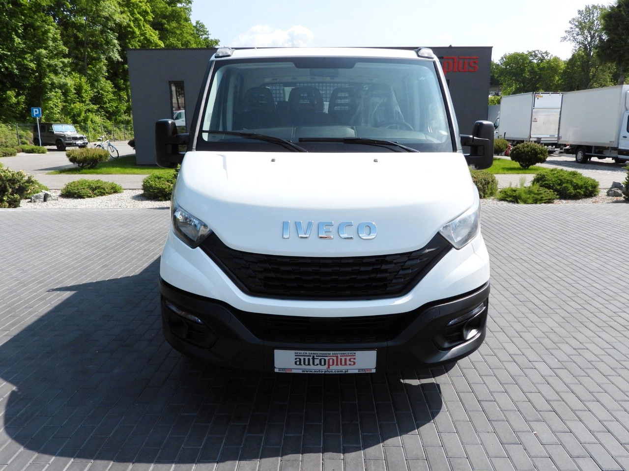 Iveco DAILY 35S12 PRITSCHE DOPPELKABINE DOKA 7 SITZE - Dostavno vozilo sa otvorenom sandukom, Dostavno vozilo sa duplom kabinom: slika 5 Iveco DAILY 35S12 PRITSCHE DOPPELKABINE DOKA 7 SITZE - Dostavno vozilo sa otvorenom sandukom, Dostavno vozilo sa duplom kabinom: slika 5
