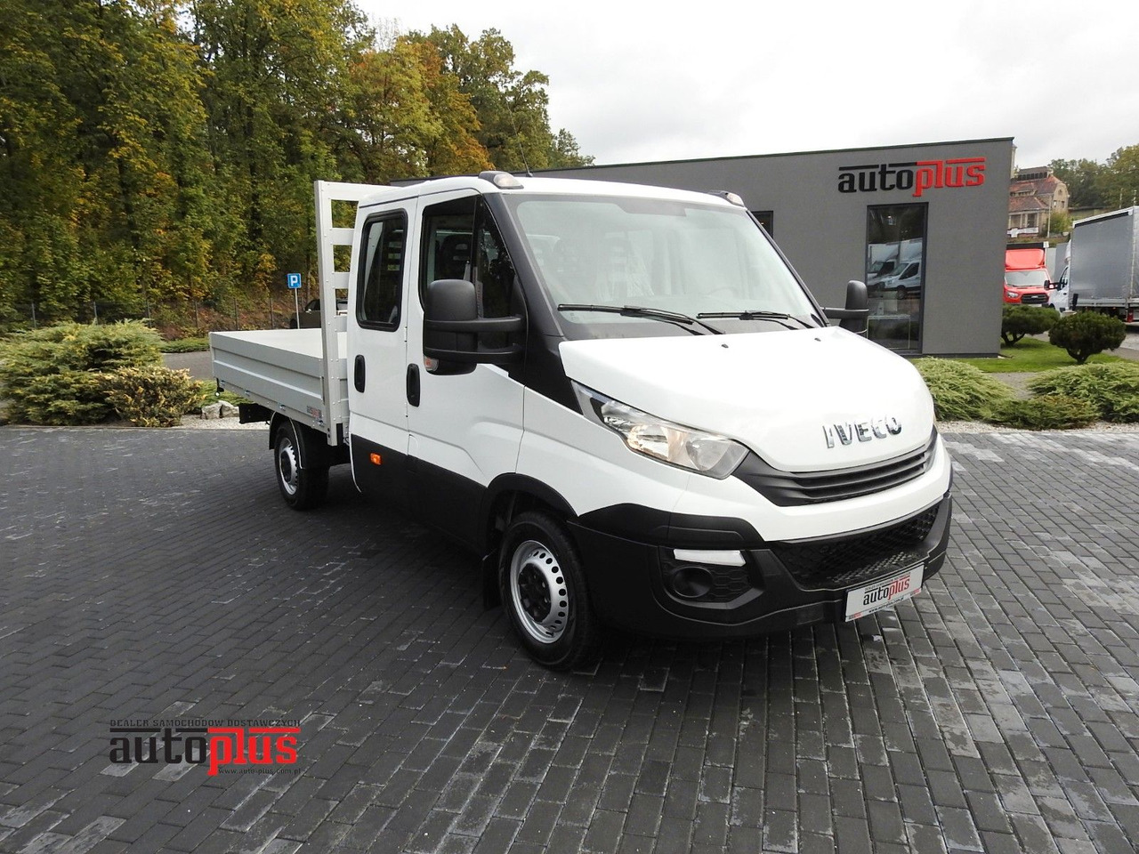 Iveco DAILY 35S15 PRITSCHE DOPPELKABINE DOKA 7 SITZE - Dostavno vozilo sa otvorenom sandukom, Dostavno vozilo sa duplom kabinom: slika 1 Iveco DAILY 35S15 PRITSCHE DOPPELKABINE DOKA 7 SITZE - Dostavno vozilo sa otvorenom sandukom, Dostavno vozilo sa duplom kabinom: slika 1