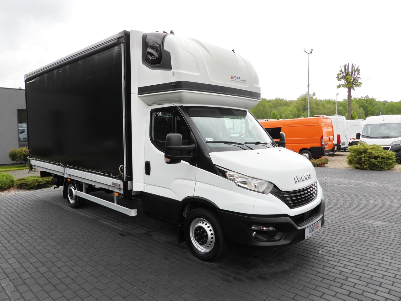 Iveco DAILY 35S18 PRITSCHE PLANE 10 PALETTEN WEBASTO - Dostavno vozilo sa ceradom: slika 4 Iveco DAILY 35S18 PRITSCHE PLANE 10 PALETTEN WEBASTO - Dostavno vozilo sa ceradom: slika 4