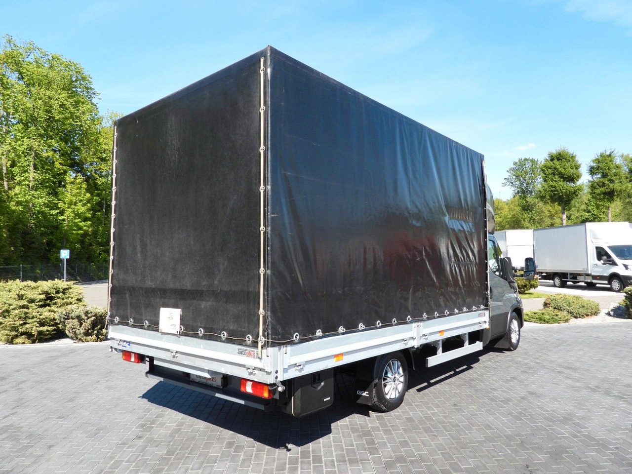 Iveco DAILY 35S18 PRITSCHE PLANE 10 PALETTEN WEBASTO - Dostavno vozilo sa ceradom, Dostavno vozilo sa duplom kabinom: slika 3 Iveco DAILY 35S18 PRITSCHE PLANE 10 PALETTEN WEBASTO - Dostavno vozilo sa ceradom, Dostavno vozilo sa duplom kabinom: slika 3