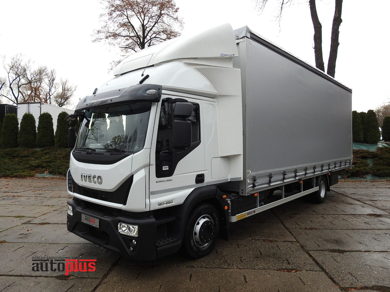 Iveco EUROCARGO 120-250 PRITSCHE PLANE 18 PALETTEN A/C - Kamion sa ceradom: slika 1 Iveco EUROCARGO 120-250 PRITSCHE PLANE 18 PALETTEN A/C - Kamion sa ceradom: slika 1