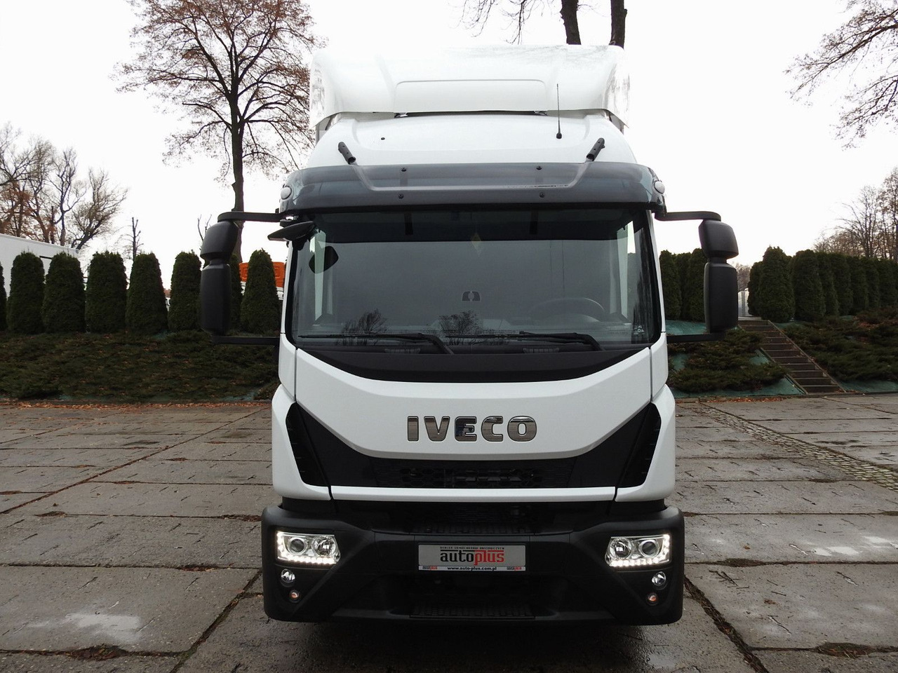 Iveco EUROCARGO 120-250 PRITSCHE PLANE 18 PALETTEN A/C - Kamion sa ceradom: slika 5 Iveco EUROCARGO 120-250 PRITSCHE PLANE 18 PALETTEN A/C - Kamion sa ceradom: slika 5