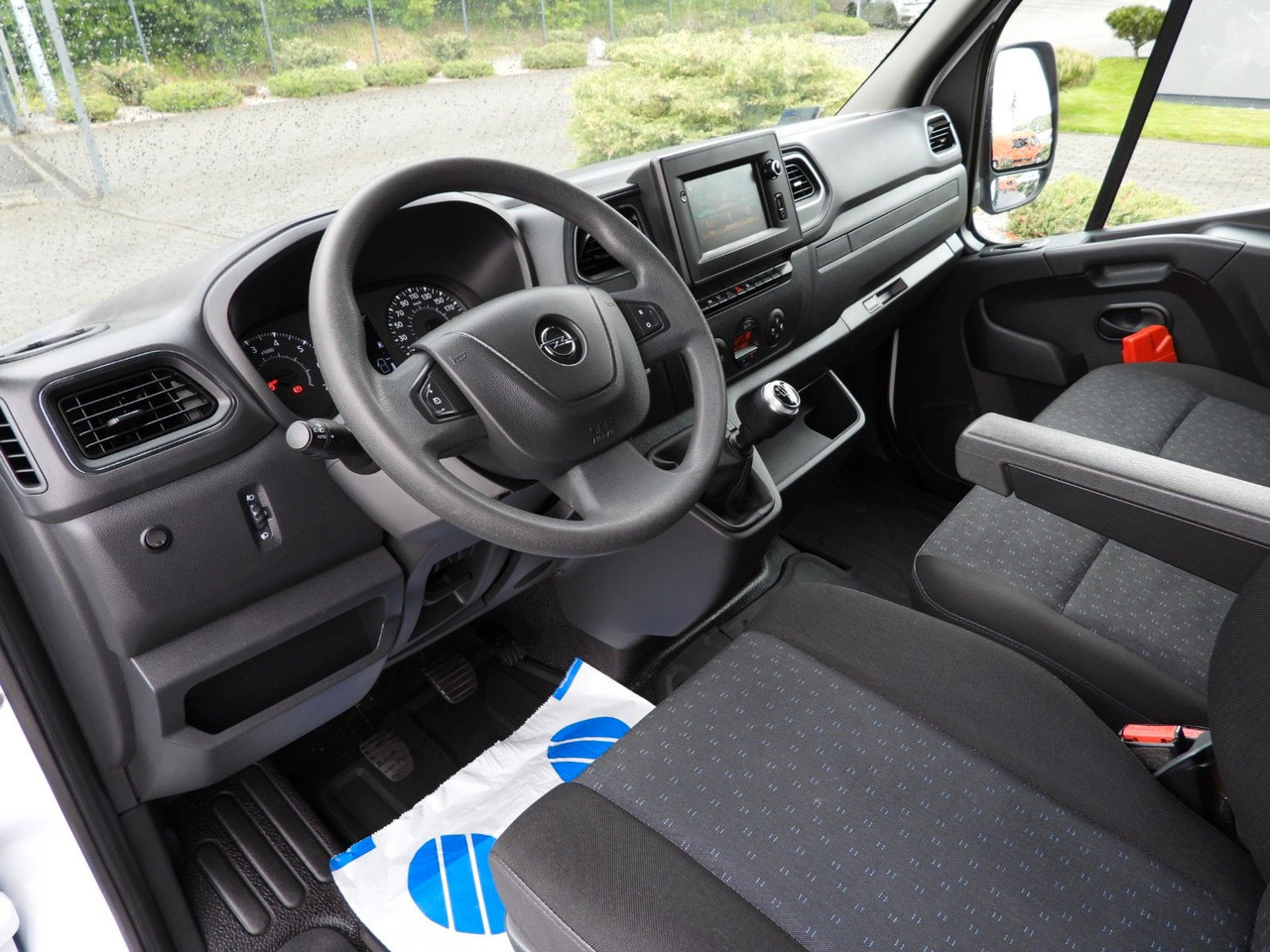 Iveco MOVANO PRITSCHE PLANE 10 PALETTEN TEMPOMAT NAVI - Dostavno vozilo sa ceradom: slika 2 Iveco MOVANO PRITSCHE PLANE 10 PALETTEN TEMPOMAT NAVI - Dostavno vozilo sa ceradom: slika 2