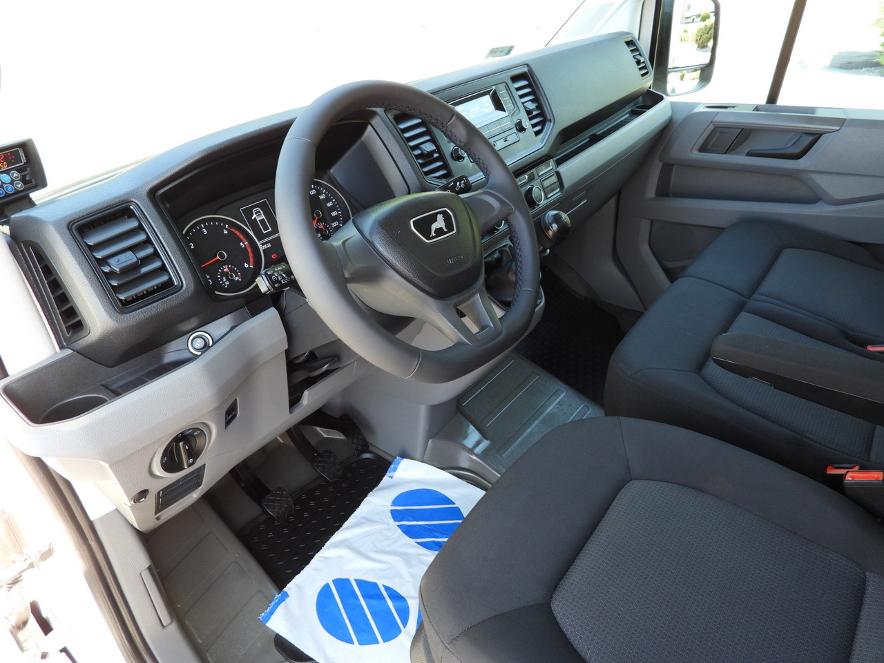 MAN TGE 3.140 REGRIGERATOR BOX -1*C 8 PALLETS HEATING FUNCTION CRUISE CONTROL PNEUMATICS AIR CONDITIONING 140HP - Dostavno vozilo hladnjača: slika 2 MAN TGE 3.140 REGRIGERATOR BOX -1*C 8 PALLETS HEATING FUNCTION CRUISE CONTROL PNEUMATICS AIR CONDITIONING 140HP - Dostavno vozilo hladnjača: slika 2