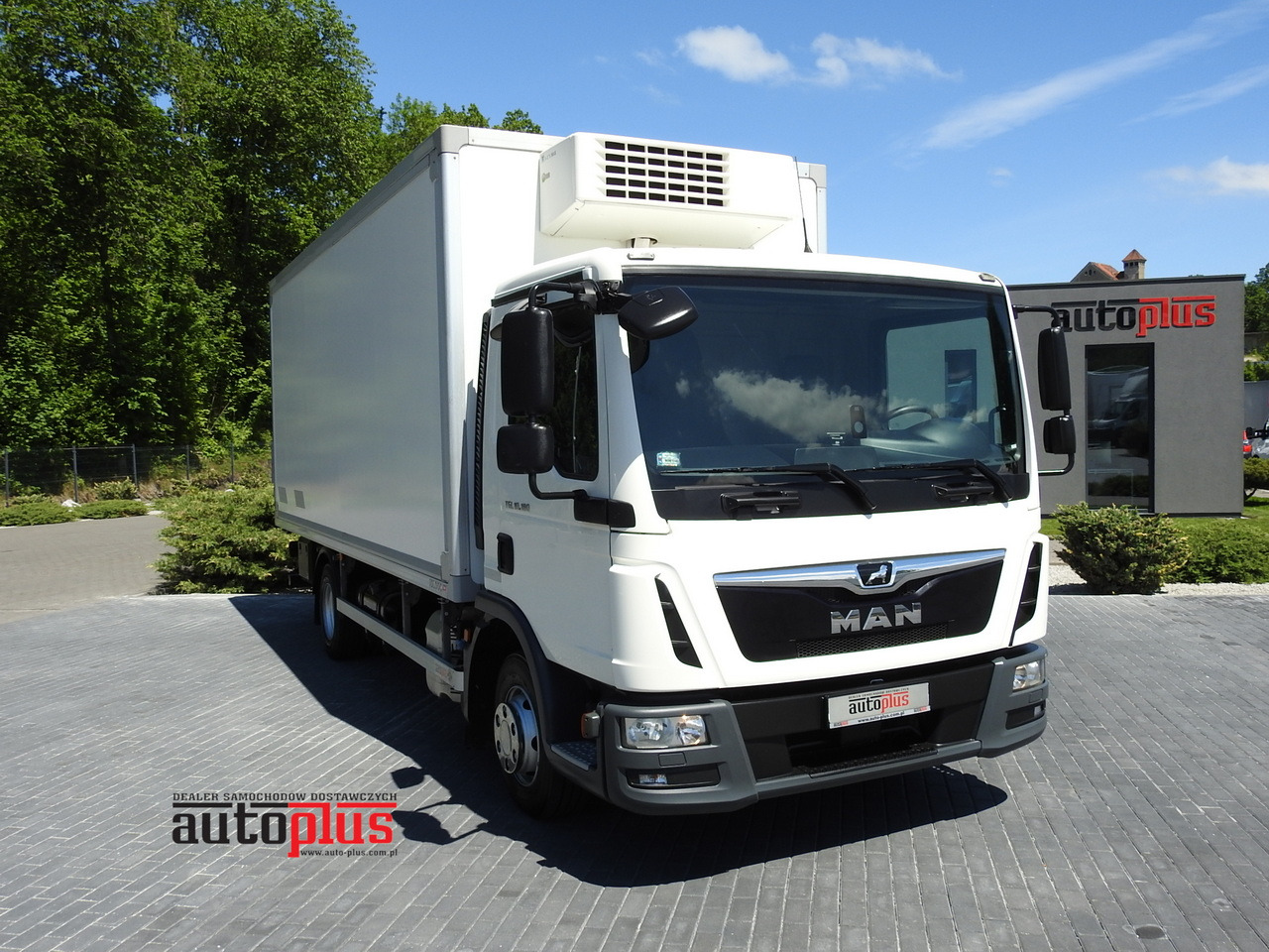 MAN TGL 10.180 REGRIGERATOR BOX -20*C 11 PALLETS POWER SUPPLY 230V AIR CONDITIONING PNEUMATICS TWIN WHEELS 180HP - Hladnjača: slika 1 MAN TGL 10.180 REGRIGERATOR BOX -20*C 11 PALLETS POWER SUPPLY 230V AIR CONDITIONING PNEUMATICS TWIN WHEELS 180HP - Hladnjača: slika 1