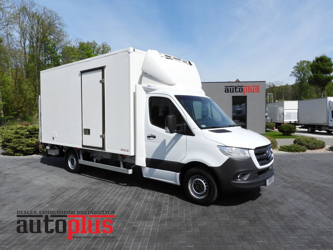 MERCEDES SPRINTER 316 REGRIGERATOR BOX 0*C LIFT 8 PALLETS CRUISE CONTROL PNEUMATICS AIR CONDITIONING 160HP - Dostavno vozilo hladnjača: slika 1 MERCEDES SPRINTER 316 REGRIGERATOR BOX 0*C LIFT 8 PALLETS CRUISE CONTROL PNEUMATICS AIR CONDITIONING 160HP - Dostavno vozilo hladnjača: slika 1