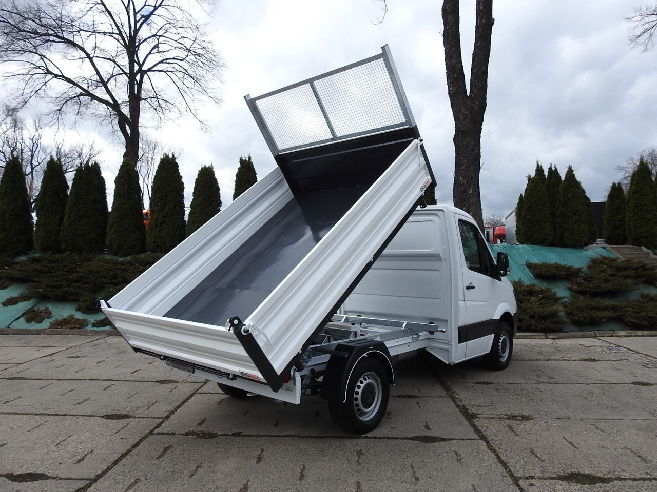 MERCEDES SPRINTER 316 THREE-WAY TIPPER CRUISE CONTROL AUTOMATIC TRANSMISSION AIR CONDITIONING 160HP - Dostavno vozilo istovarivač: slika 3 MERCEDES SPRINTER 316 THREE-WAY TIPPER CRUISE CONTROL AUTOMATIC TRANSMISSION AIR CONDITIONING 160HP - Dostavno vozilo istovarivač: slika 3