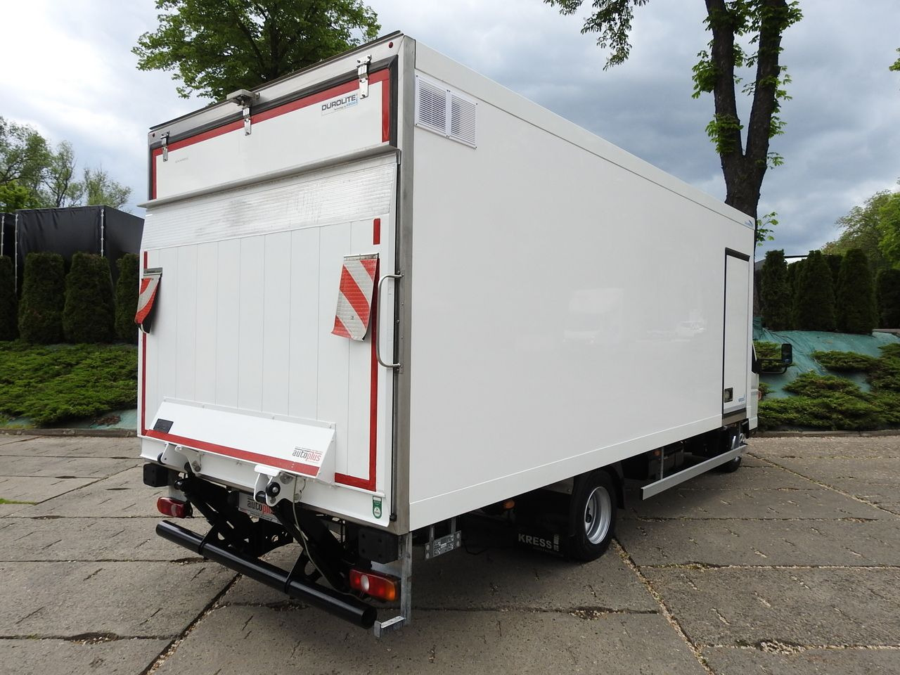 MITSUBISHI CANTER FUSO 7C15 REGRIGERATOR BOX -4*C LIFT POWER SUPPLY 230V AIR CONDITIONING AUTOMATIC TRANSMISSION 150HP - Hladnjača: slika 3 MITSUBISHI CANTER FUSO 7C15 REGRIGERATOR BOX -4*C LIFT POWER SUPPLY 230V AIR CONDITIONING AUTOMATIC TRANSMISSION 150HP - Hladnjača: slika 3