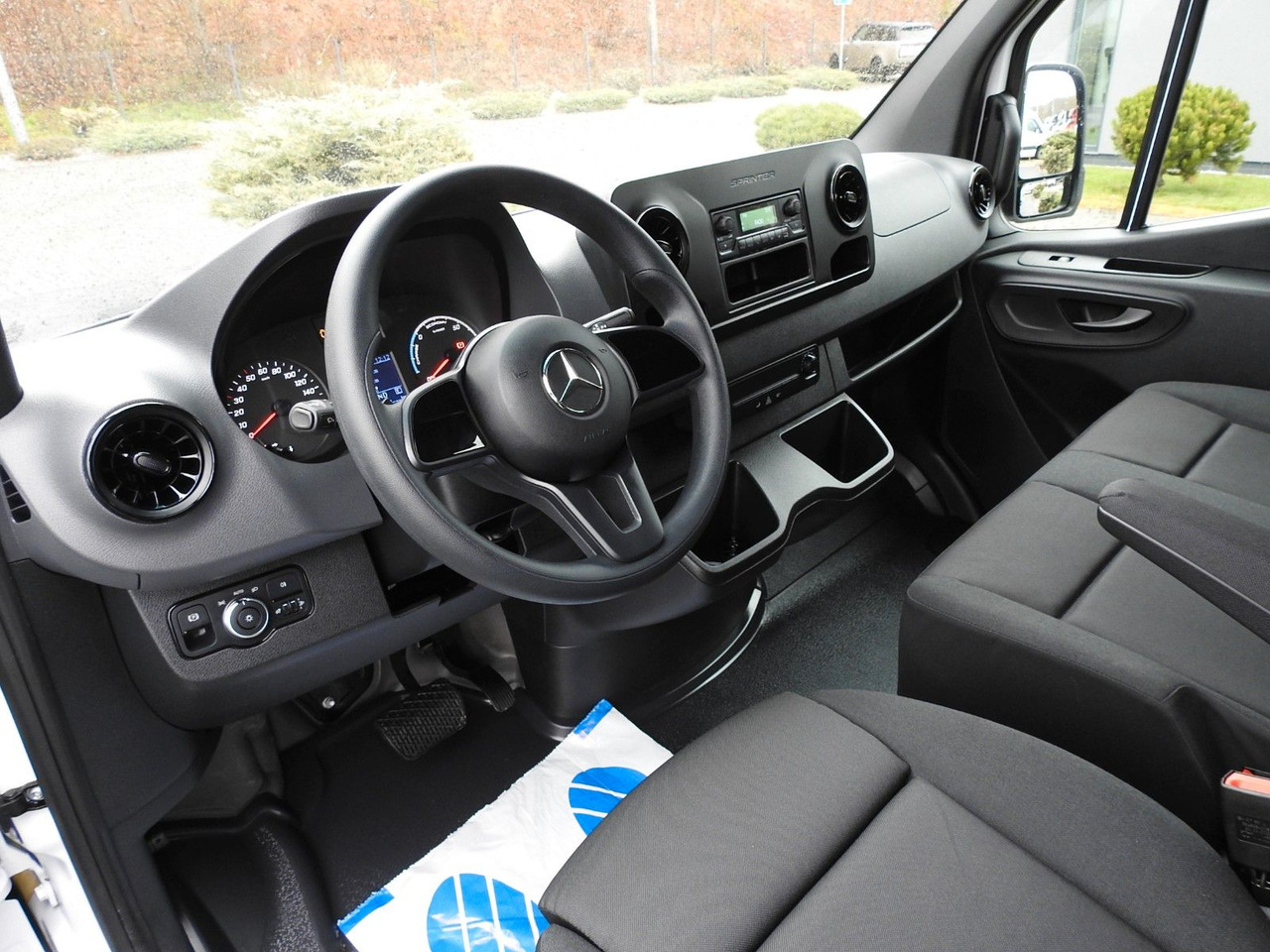 Mercedes-Benz ESPRINTER NEUE ELEKTRISCHEN KASTENWAGEN AUTOMAT - Furgon, Električno dostavno vozilo: slika 2 Mercedes-Benz ESPRINTER NEUE ELEKTRISCHEN KASTENWAGEN AUTOMAT - Furgon, Električno dostavno vozilo: slika 2