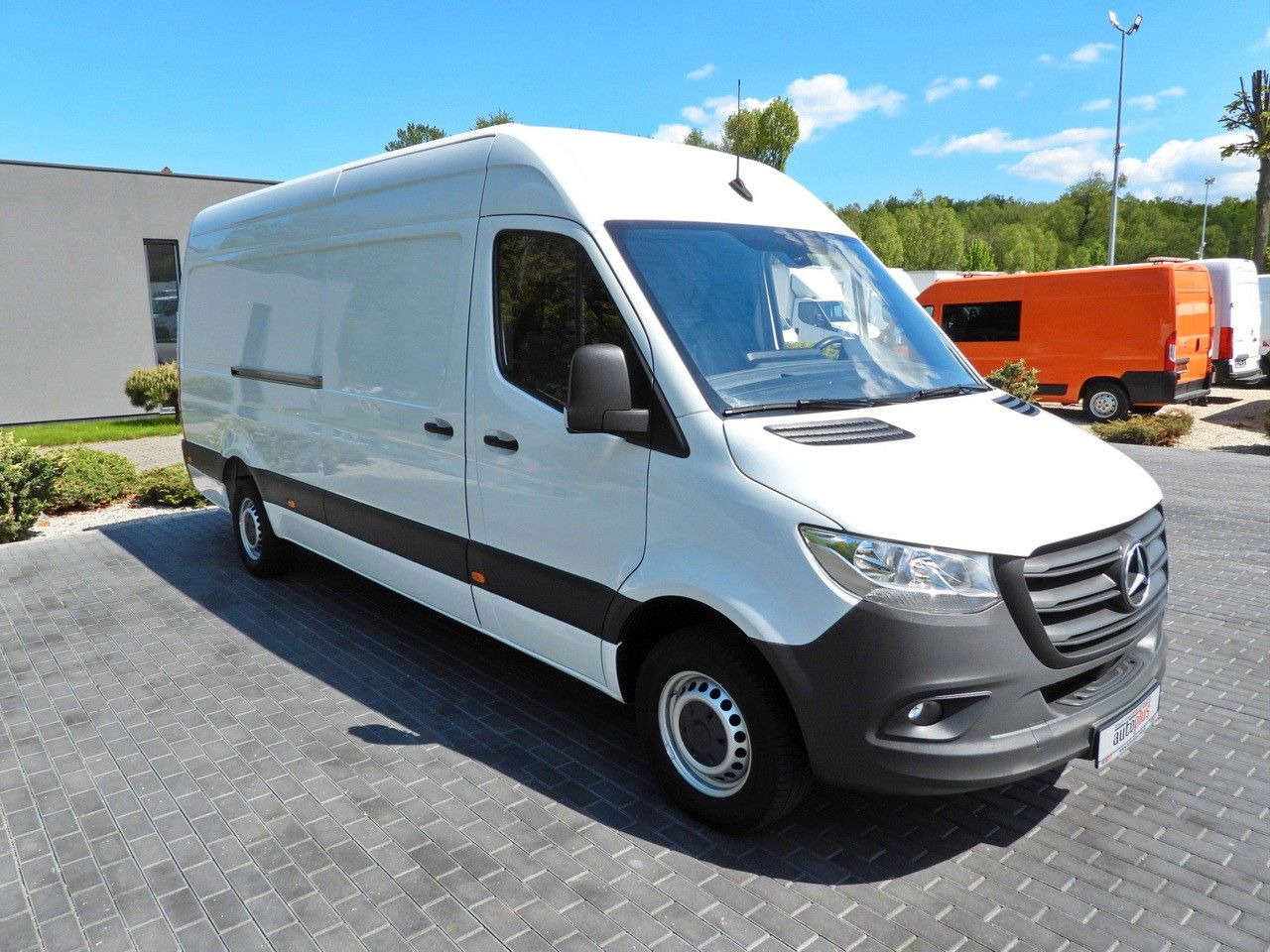 Mercedes-Benz SPRINTER 316 KASTENWAGEN KLIMAANLAGE 165PS Mercedes-Benz SPRINTER 316 KASTENWAGEN KLIMAANLAGE 165PS - Furgon: slika 4 Mercedes-Benz SPRINTER 316 KASTENWAGEN KLIMAANLAGE 165PS Mercedes-Benz SPRINTER 316 KASTENWAGEN KLIMAANLAGE 165PS - Furgon: slika 4