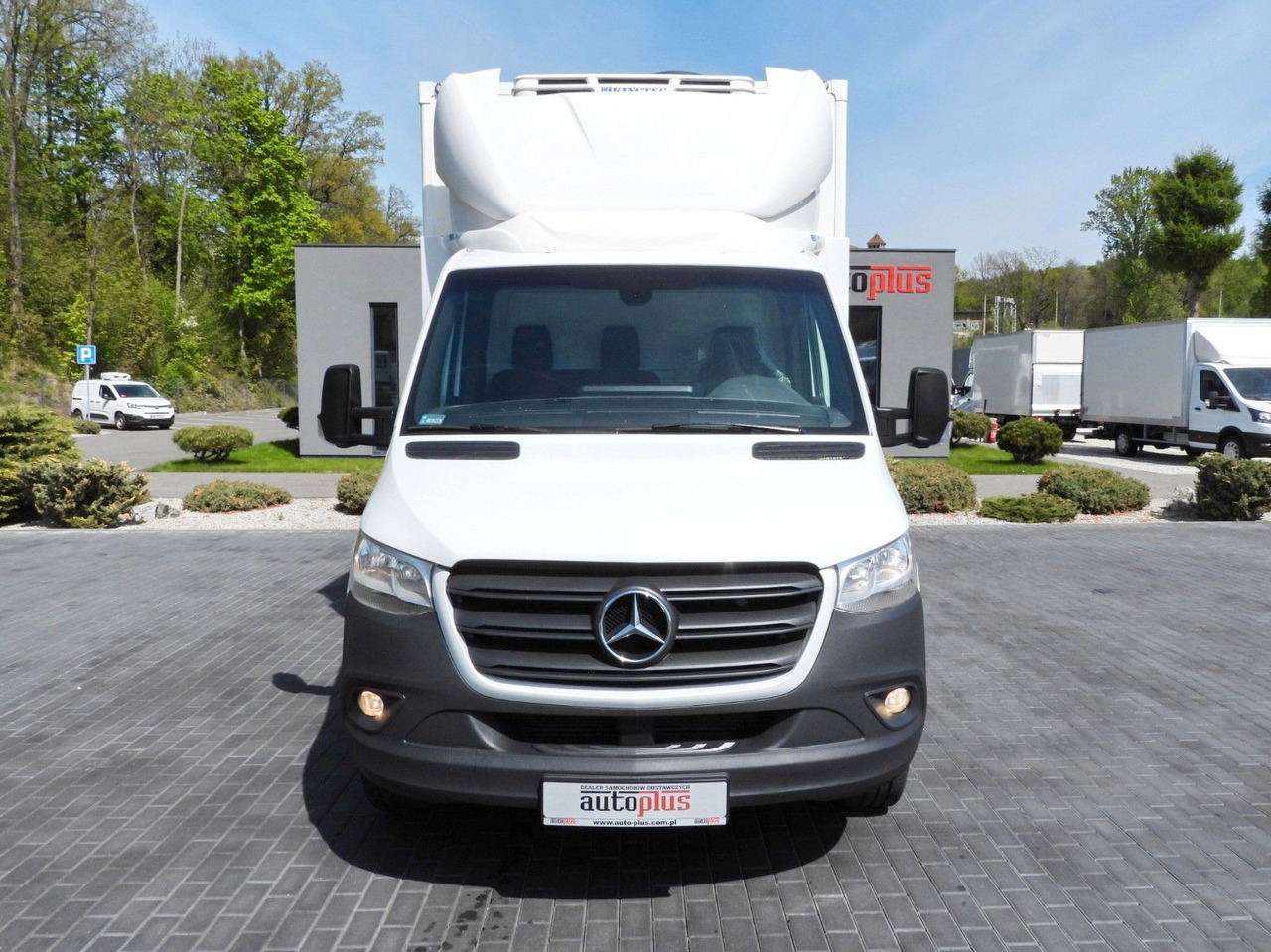 Mercedes-Benz SPRINTER 316 KÜHLKOFFER 0*C AUFZUG 8 PALETTEN - Dostavno vozilo hladnjača: slika 5 Mercedes-Benz SPRINTER 316 KÜHLKOFFER 0*C AUFZUG 8 PALETTEN - Dostavno vozilo hladnjača: slika 5