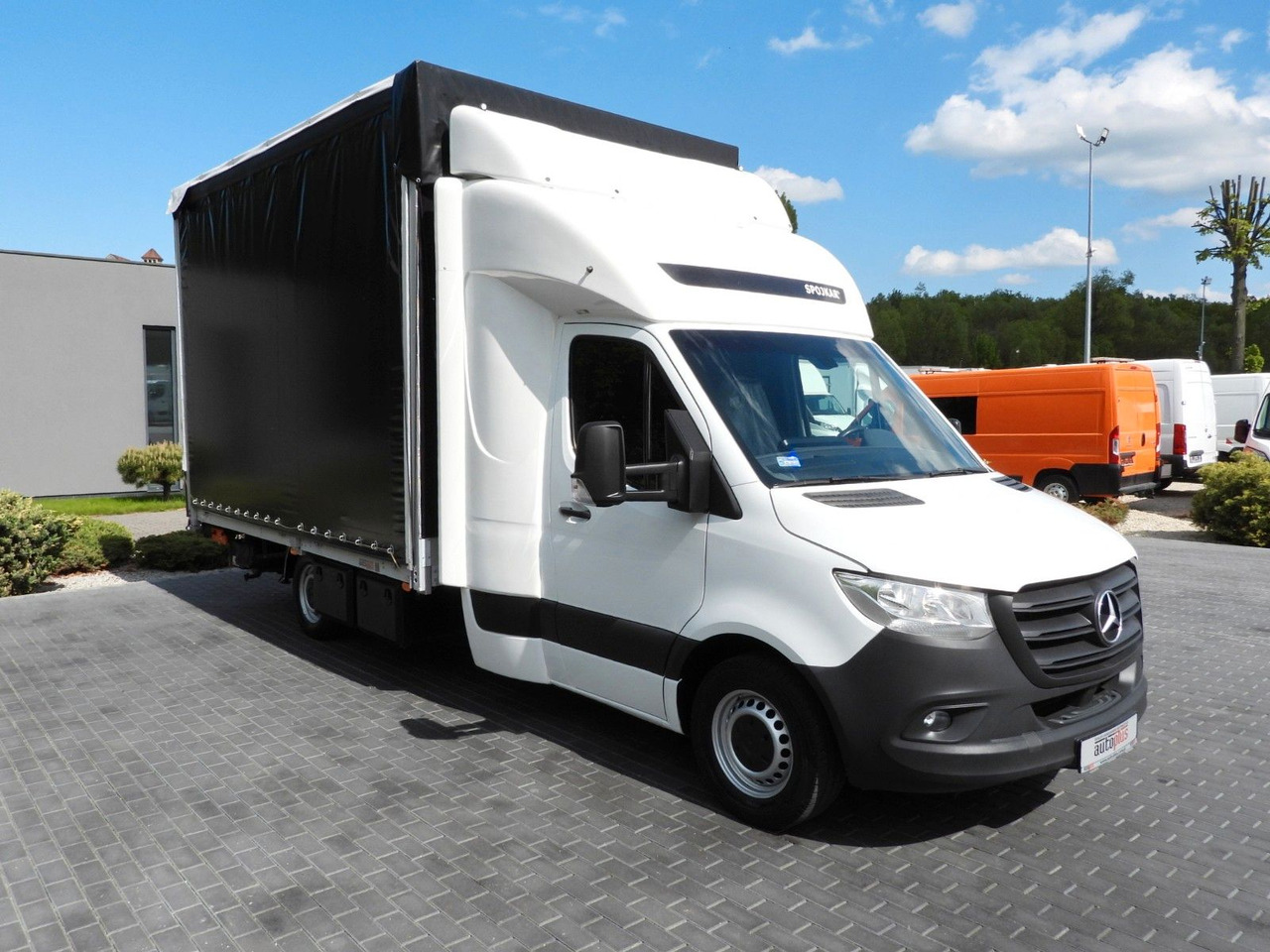 Mercedes-Benz SPRINTER 316 PRITSCHE PLANE AUFZUG 10 PALETTEN - Dostavno vozilo sa ceradom, Dostavno vozilo sa duplom kabinom: slika 4 Mercedes-Benz SPRINTER 316 PRITSCHE PLANE AUFZUG 10 PALETTEN - Dostavno vozilo sa ceradom, Dostavno vozilo sa duplom kabinom: slika 4