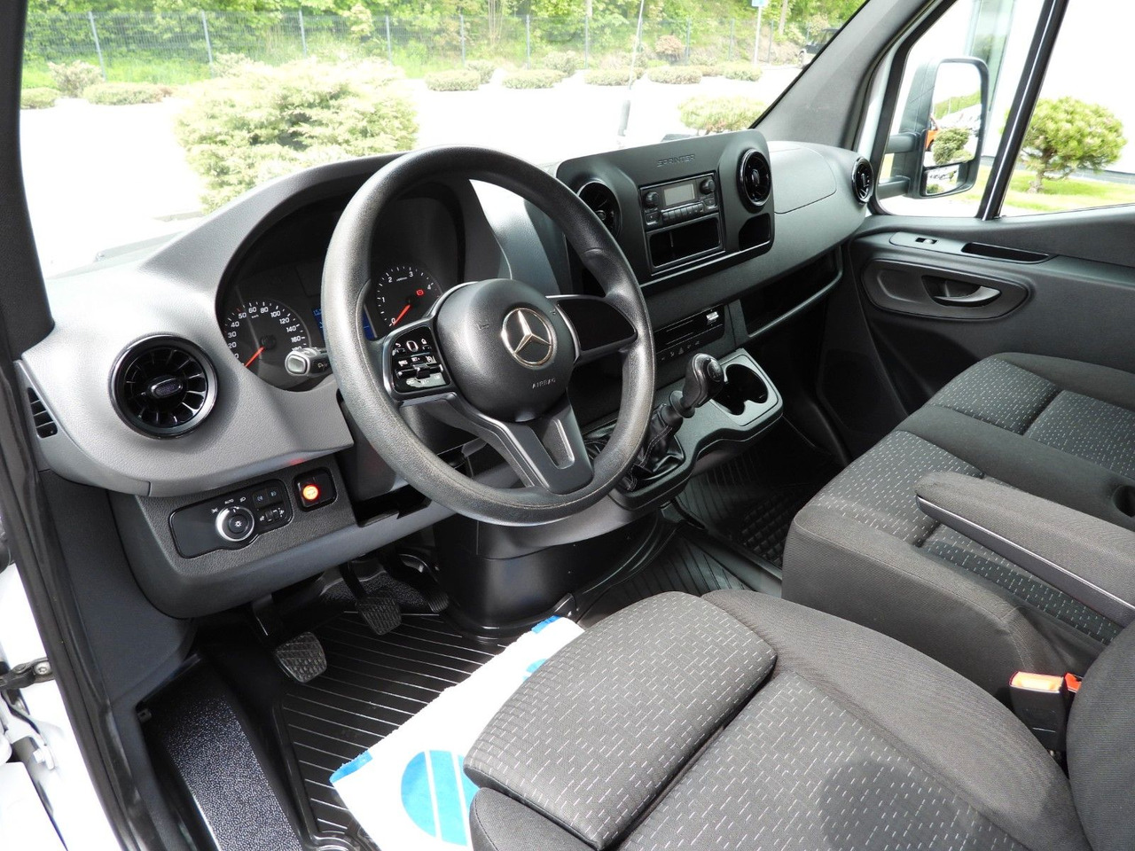 Mercedes-Benz SPRINTER 316 PRITSCHE PLANE AUFZUG 8 PALETTEN - Dostavno vozilo sa ceradom, Dostavno vozilo sa duplom kabinom: slika 2 Mercedes-Benz SPRINTER 316 PRITSCHE PLANE AUFZUG 8 PALETTEN - Dostavno vozilo sa ceradom, Dostavno vozilo sa duplom kabinom: slika 2