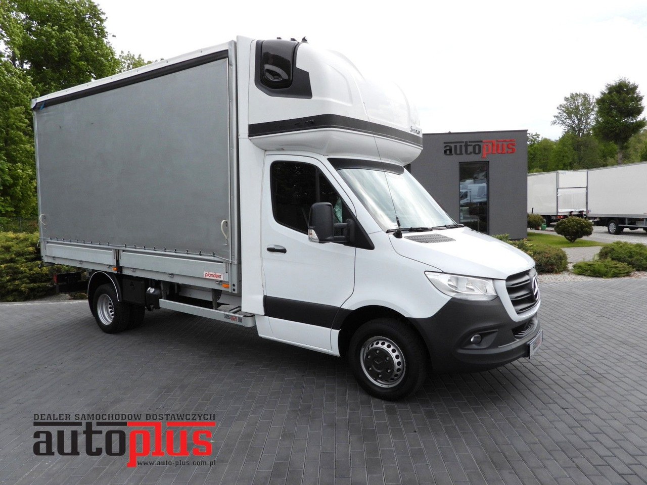 Mercedes-Benz SPRINTER 519 PRITSCHE PLANE 8 PALETTEN WEBASTO - Dostavno vozilo sa ceradom: slika 1 Mercedes-Benz SPRINTER 519 PRITSCHE PLANE 8 PALETTEN WEBASTO - Dostavno vozilo sa ceradom: slika 1
