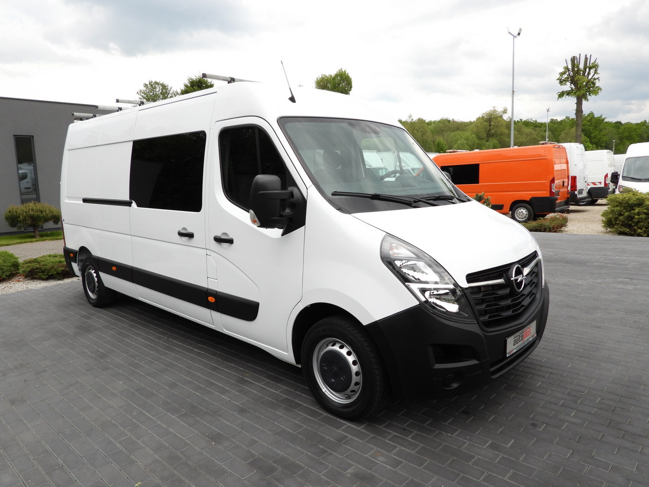 OPEL MOVANO BOX DELIVERY VAN 7 SEATS CRUISE CONTROL LED LIGHTS AIR CONDITIONING 135HP - Furgon: slika 4 OPEL MOVANO BOX DELIVERY VAN 7 SEATS CRUISE CONTROL LED LIGHTS AIR CONDITIONING 135HP - Furgon: slika 4