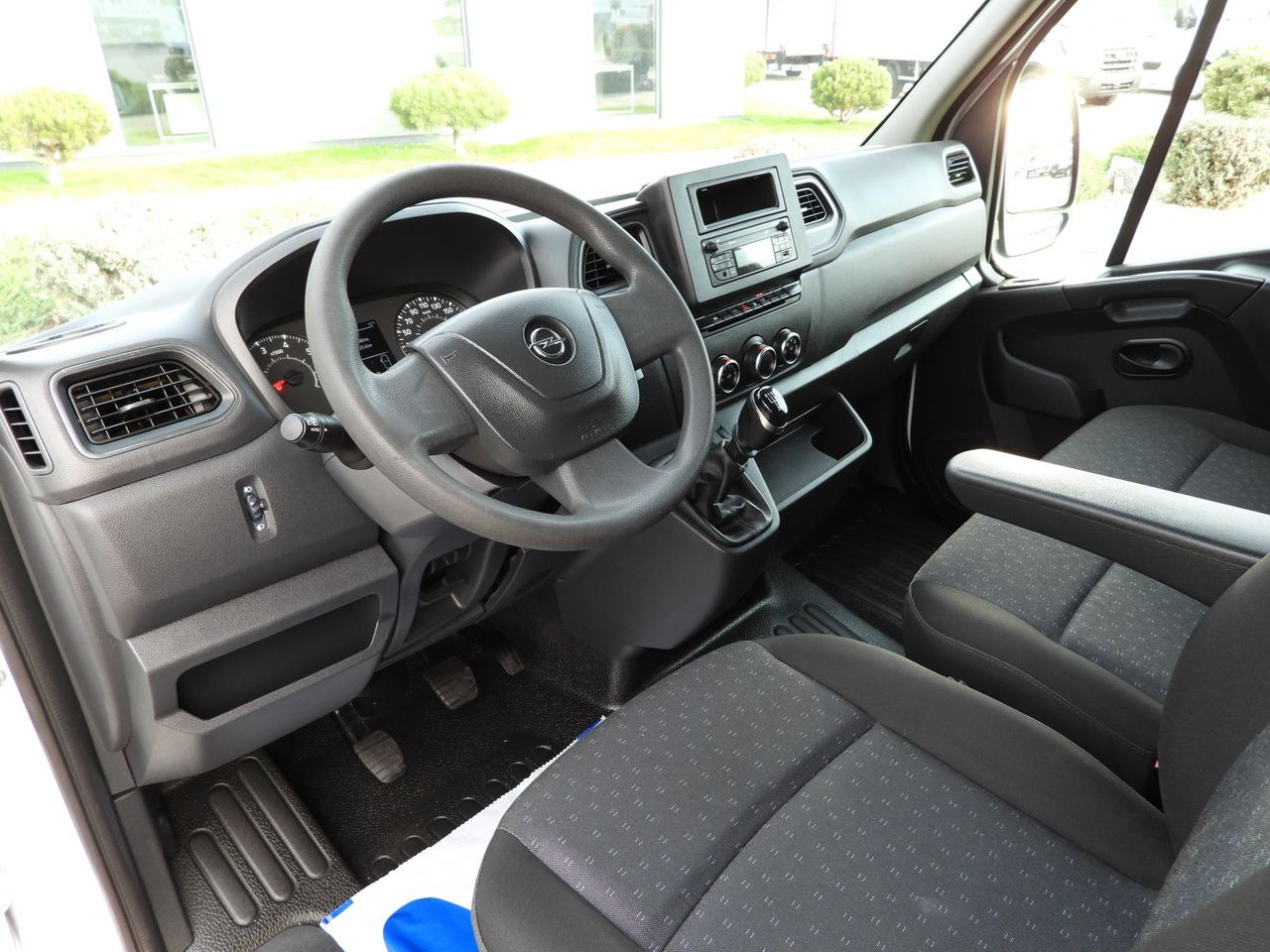 OPEL MOVANO BOX DELIVERY VAN 7 SEATS LED LIGHTS 135HP - Furgon: slika 2 OPEL MOVANO BOX DELIVERY VAN 7 SEATS LED LIGHTS 135HP - Furgon: slika 2