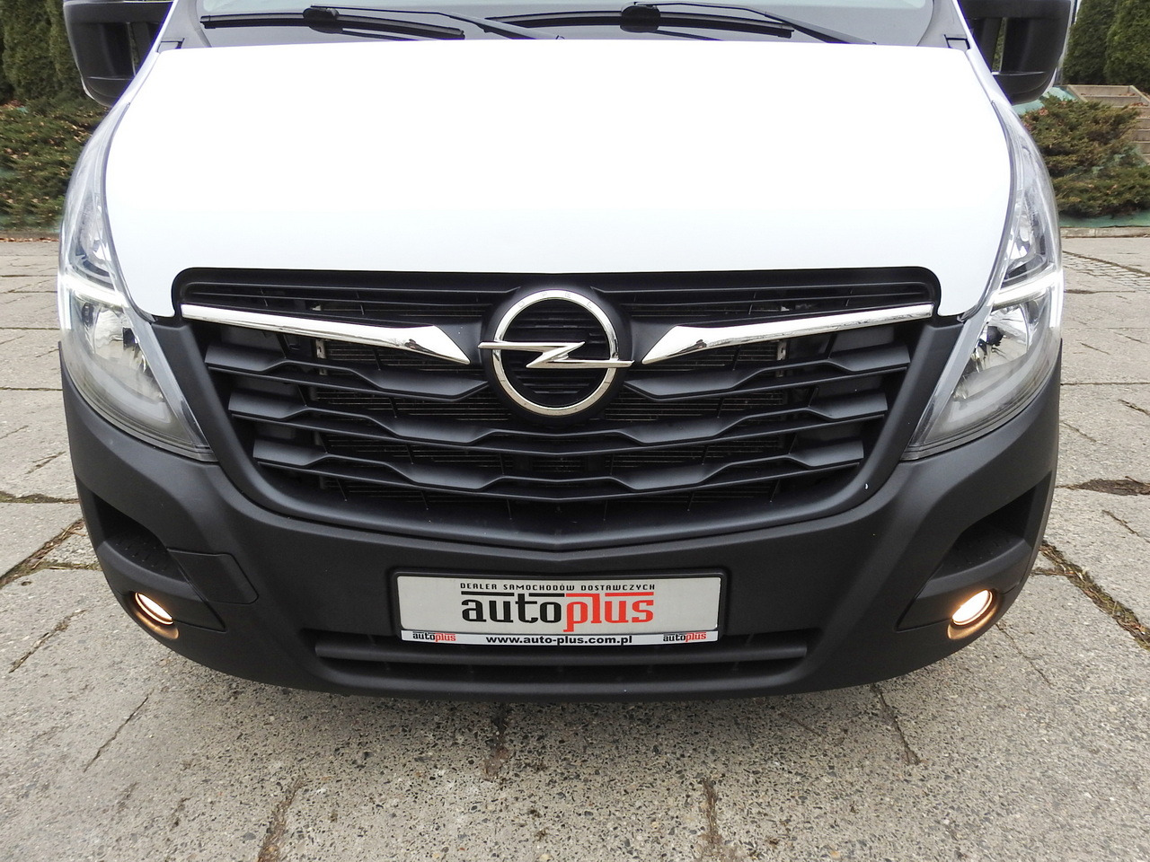 Dostavno vozilo sa ceradom OPEL MOVANO TARPAULIN 10 PALLETS WEBASTO CRUISE CONTROL NAVIGATION AIR CONDITIONING LED LIGHTS PNEUMATICS 165HP: slika 14 Dostavno vozilo sa ceradom OPEL MOVANO TARPAULIN 10 PALLETS WEBASTO CRUISE CONTROL NAVIGATION AIR CONDITIONING LED LIGHTS PNEUMATICS 165HP: slika 14