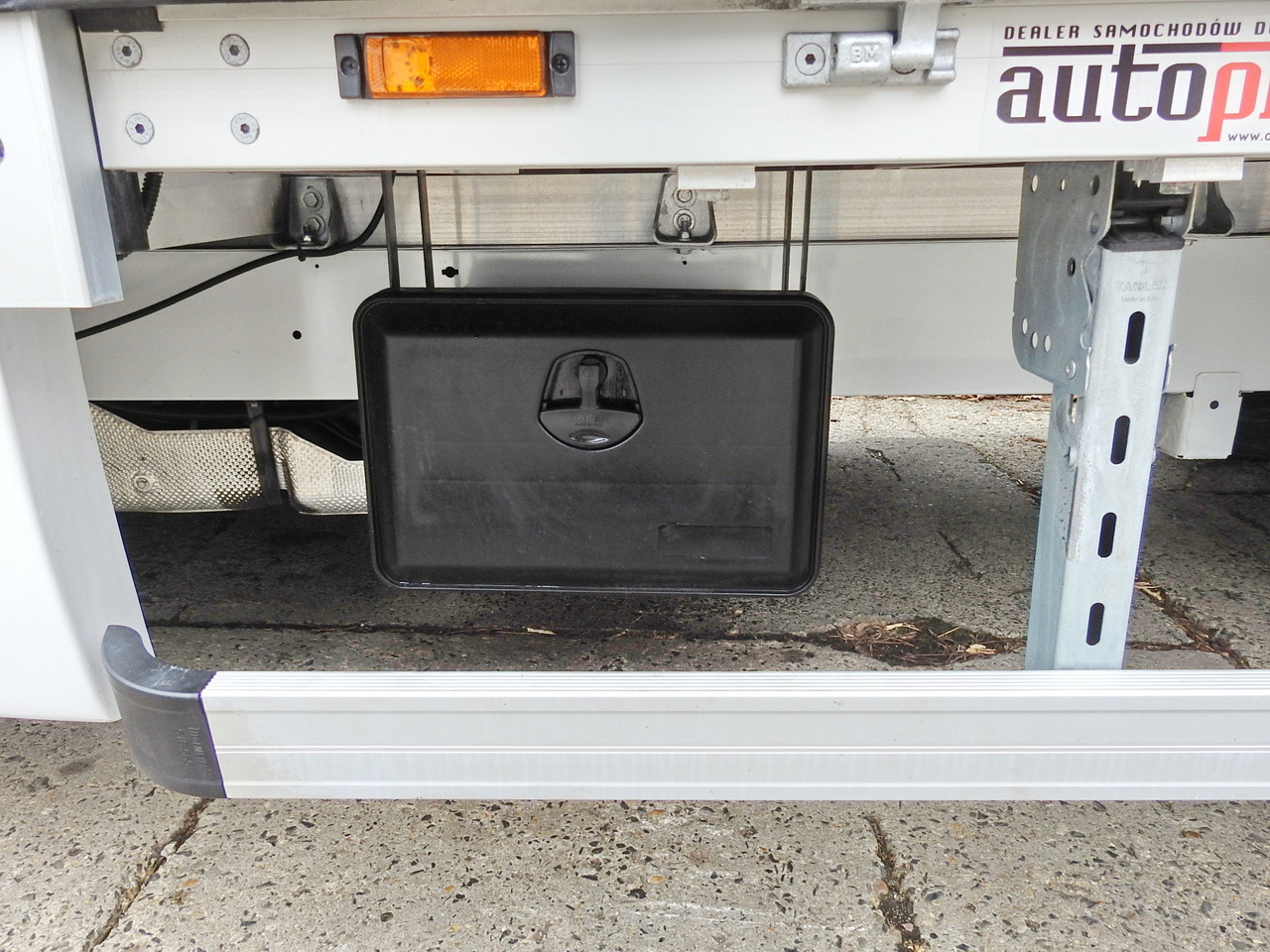 Dostavno vozilo sa ceradom OPEL MOVANO TARPAULIN 10 PALLETS WEBASTO CRUISE CONTROL NAVIGATION AIR CONDITIONING LED LIGHTS PNEUMATICS 165HP: slika 24 Dostavno vozilo sa ceradom OPEL MOVANO TARPAULIN 10 PALLETS WEBASTO CRUISE CONTROL NAVIGATION AIR CONDITIONING LED LIGHTS PNEUMATICS 165HP: slika 24