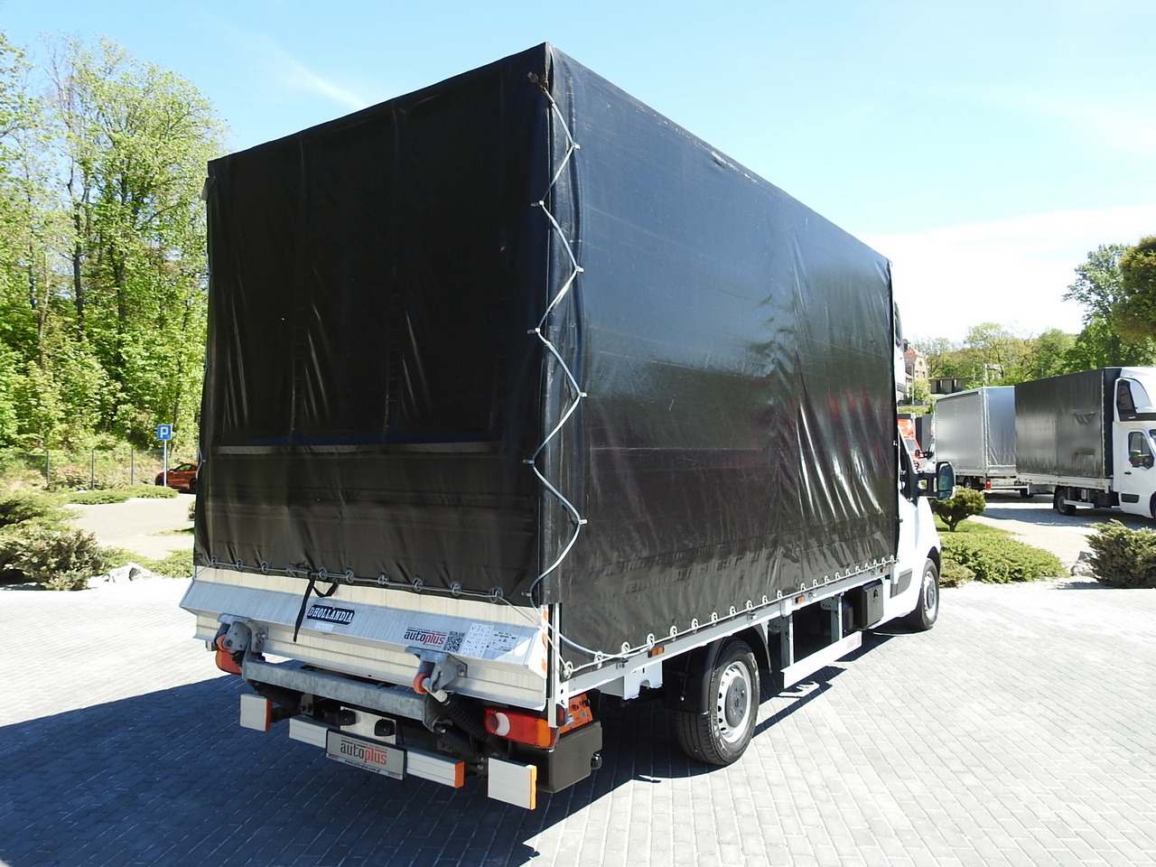 OPEL MOVANO TARPAULIN LIFT 9 PALLETS WEBASTO CRUISE CONTROL LED LIGHTS PNEUMATICS AIR CONDITIONING 160HP - Dostavno vozilo sa ceradom: slika 3 OPEL MOVANO TARPAULIN LIFT 9 PALLETS WEBASTO CRUISE CONTROL LED LIGHTS PNEUMATICS AIR CONDITIONING 160HP - Dostavno vozilo sa ceradom: slika 3