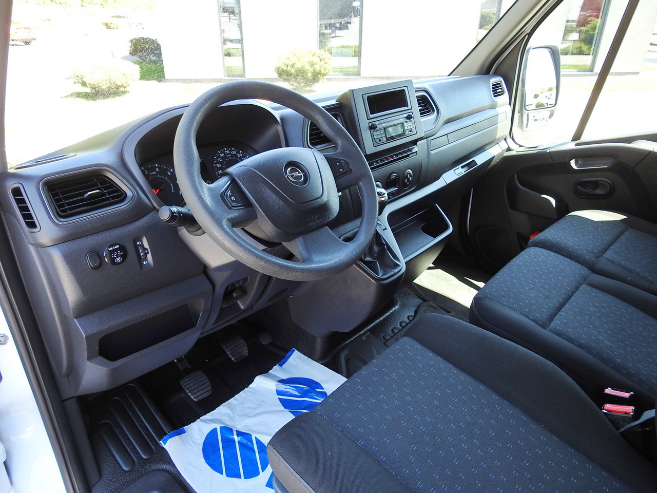 OPEL MOVANO TARPAULIN LIFT 9 PALLETS WEBASTO CRUISE CONTROL LED LIGHTS PNEUMATICS AIR CONDITIONING 160HP - Dostavno vozilo sa ceradom: slika 2 OPEL MOVANO TARPAULIN LIFT 9 PALLETS WEBASTO CRUISE CONTROL LED LIGHTS PNEUMATICS AIR CONDITIONING 160HP - Dostavno vozilo sa ceradom: slika 2