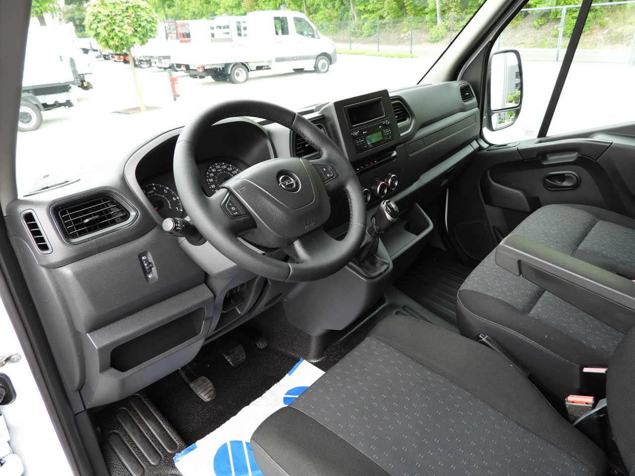 OPEL MOVANO  TARPAULIN LIFT 9 PALLETS WEBASTO CRUISE CONTROL LED LIGHTS PNEUMATICS AIR CONDITIONING  165HP - Dostavno vozilo sa ceradom: slika 2 OPEL MOVANO  TARPAULIN LIFT 9 PALLETS WEBASTO CRUISE CONTROL LED LIGHTS PNEUMATICS AIR CONDITIONING  165HP - Dostavno vozilo sa ceradom: slika 2