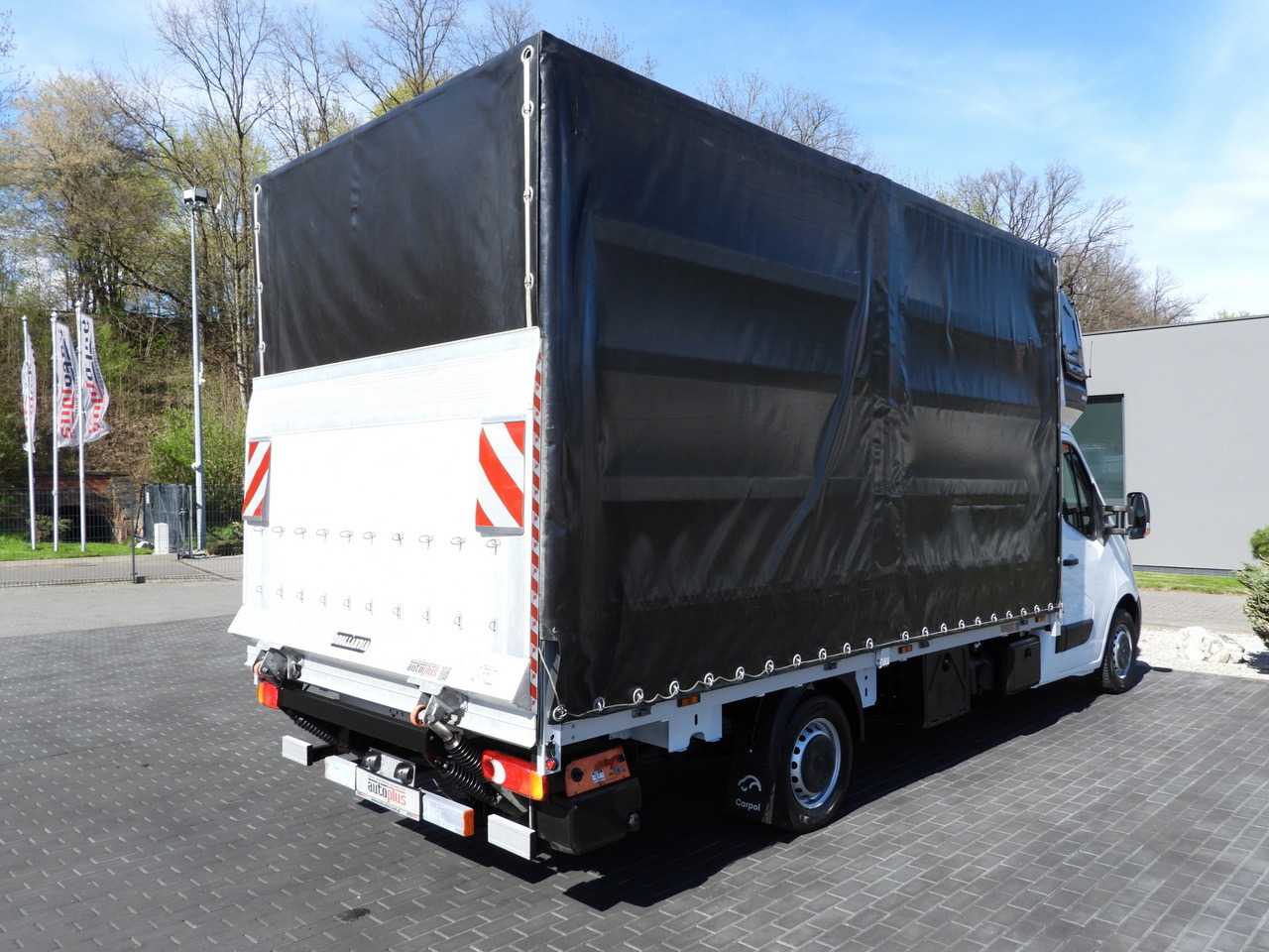 OPEL MOVANO  TARPAULIN LIFT 9 PALLETS WEBASTO CRUISE CONTROL LED LIGHTS PNEUMATICS AIR CONDITIONING  165HP - Dostavno vozilo sa ceradom: slika 3 OPEL MOVANO  TARPAULIN LIFT 9 PALLETS WEBASTO CRUISE CONTROL LED LIGHTS PNEUMATICS AIR CONDITIONING  165HP - Dostavno vozilo sa ceradom: slika 3