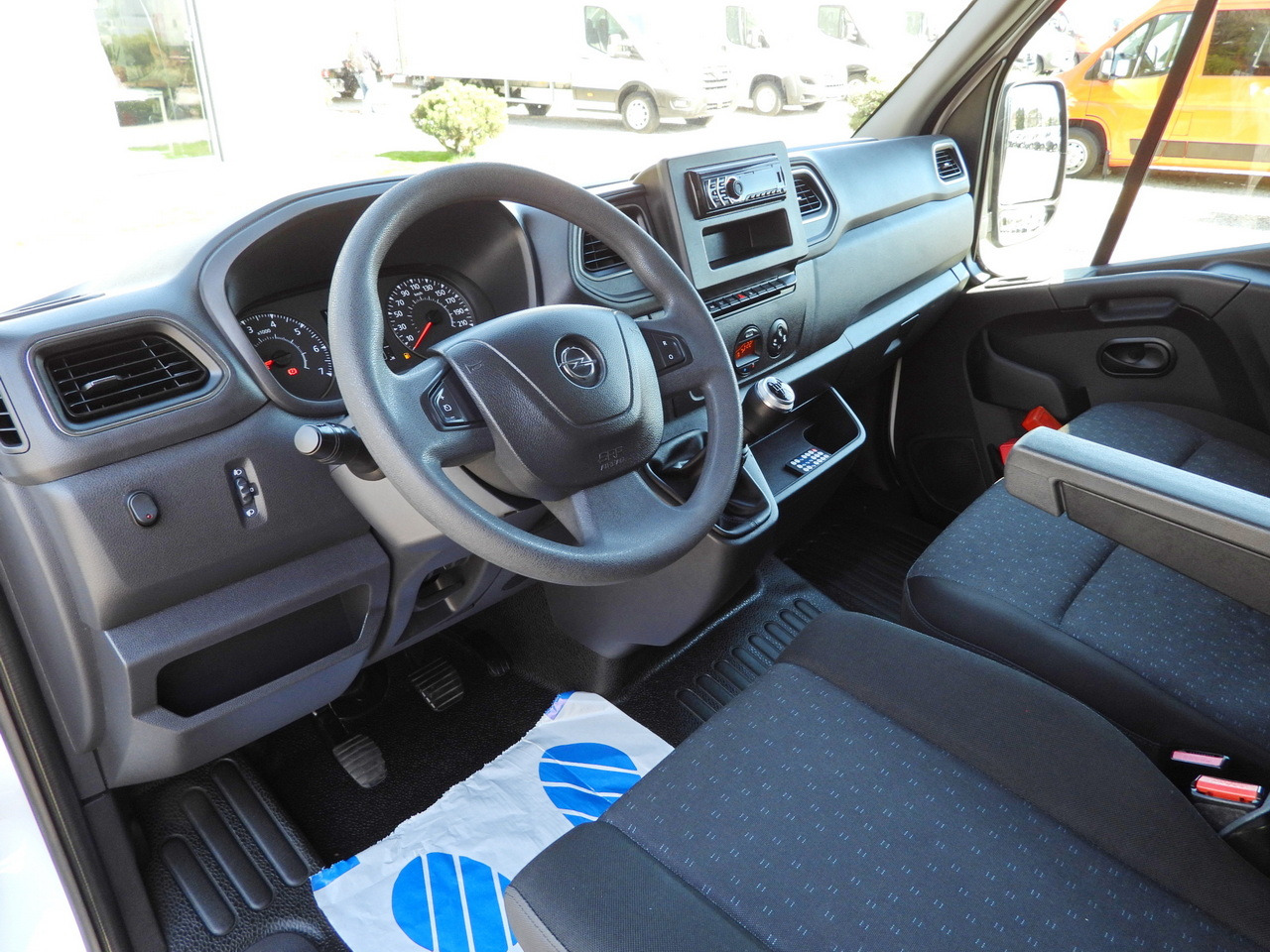 OPEL MOVANO  TARPAULIN LIFT 9 PALLETS WEBASTO CRUISE CONTROL LED LIGHTS PNEUMATICS AIR CONDITIONING  165HP - Dostavno vozilo sa ceradom: slika 2 OPEL MOVANO  TARPAULIN LIFT 9 PALLETS WEBASTO CRUISE CONTROL LED LIGHTS PNEUMATICS AIR CONDITIONING  165HP - Dostavno vozilo sa ceradom: slika 2