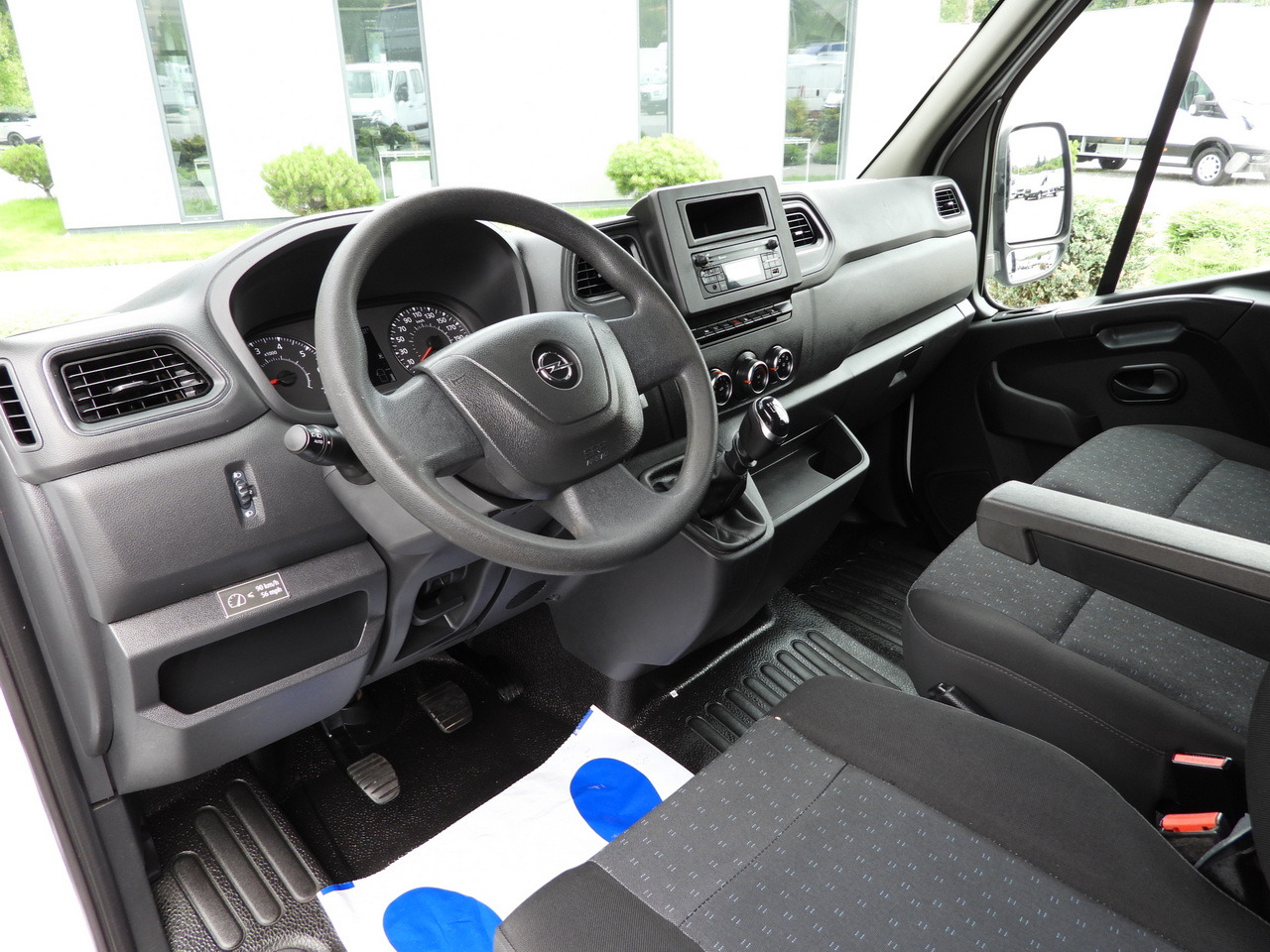 OPEL MOVANO TIPPER DOUBLE CABIN DOKA 7 SEATS LED LIGHTS TWIN WHEELS AIR CONDITIONING 145HP - Istovarivač: slika 2 OPEL MOVANO TIPPER DOUBLE CABIN DOKA 7 SEATS LED LIGHTS TWIN WHEELS AIR CONDITIONING 145HP - Istovarivač: slika 2