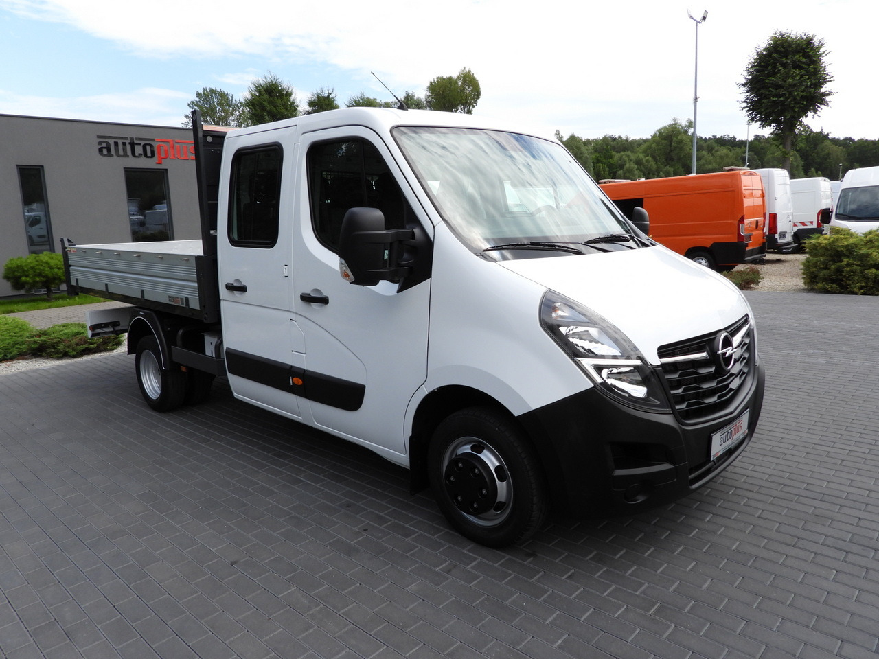 OPEL MOVANO TIPPER DOUBLE CABIN DOKA 7 SEATS LED LIGHTS TWIN WHEELS AIR CONDITIONING 145HP - Istovarivač: slika 4 OPEL MOVANO TIPPER DOUBLE CABIN DOKA 7 SEATS LED LIGHTS TWIN WHEELS AIR CONDITIONING 145HP - Istovarivač: slika 4