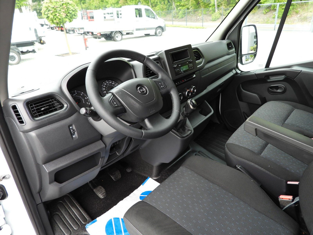 Opel MOVANO PRITSCHE PLANE AUFZUG 9 PALETTEN WEBASTO - Dostavno vozilo sa ceradom: slika 2 Opel MOVANO PRITSCHE PLANE AUFZUG 9 PALETTEN WEBASTO - Dostavno vozilo sa ceradom: slika 2