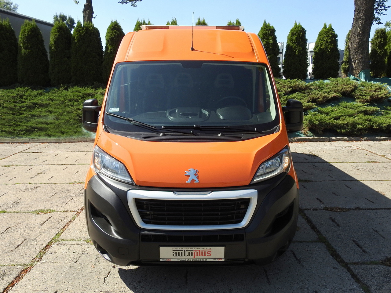 PEUGEOT BOXER BOX DELIVERY VAN 7 SEATS AIR CONDITIONING 120HP - Furgon: slika 5 PEUGEOT BOXER BOX DELIVERY VAN 7 SEATS AIR CONDITIONING 120HP - Furgon: slika 5