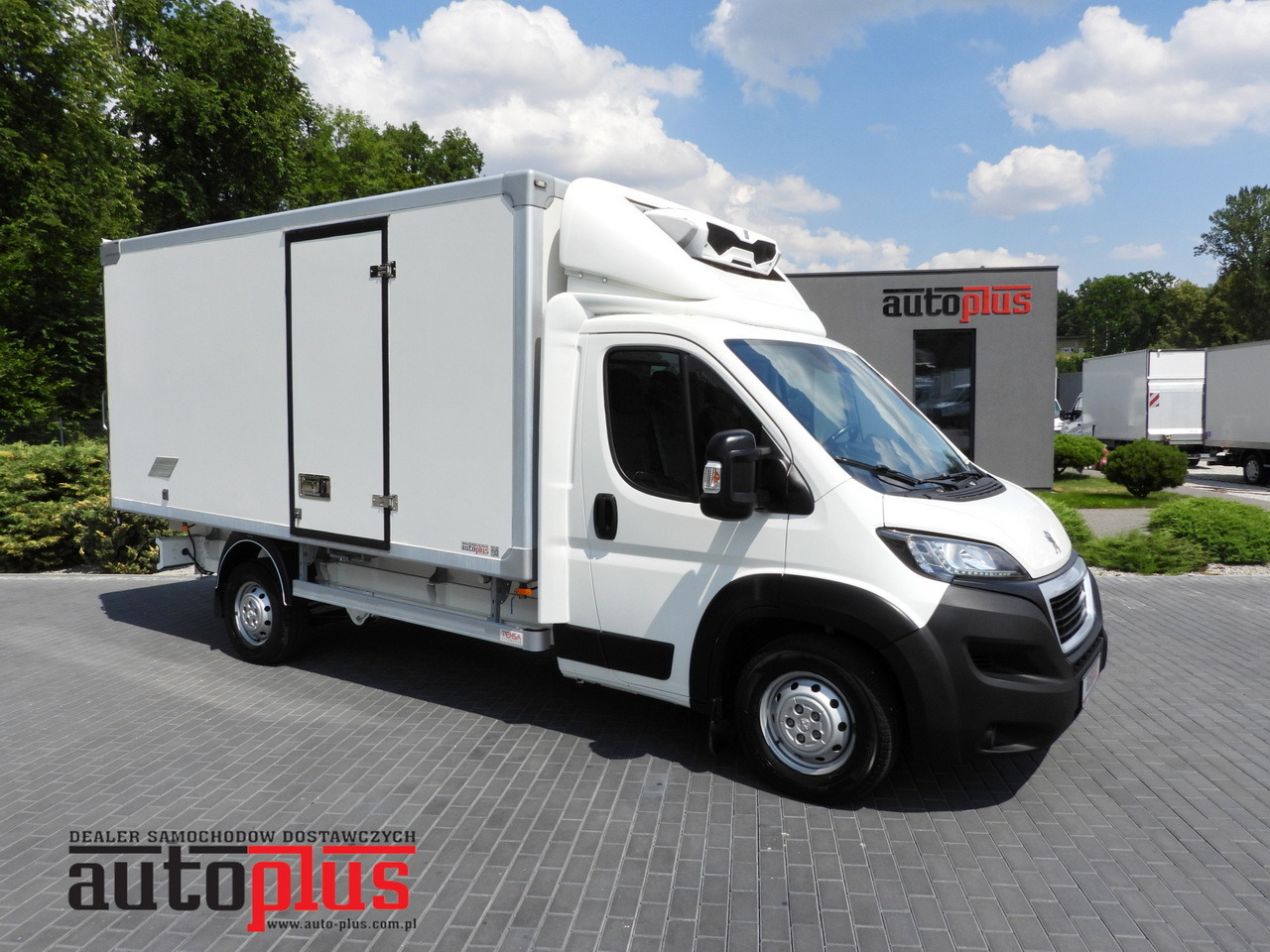 PEUGEOT BOXER REGRIGERATOR BOX 0*C 8 PALLETS CRUISE CONTROL LED LIGHTS AIR CONDITIONING 165HP - Dostavno vozilo hladnjača: slika 1 PEUGEOT BOXER REGRIGERATOR BOX 0*C 8 PALLETS CRUISE CONTROL LED LIGHTS AIR CONDITIONING 165HP - Dostavno vozilo hladnjača: slika 1