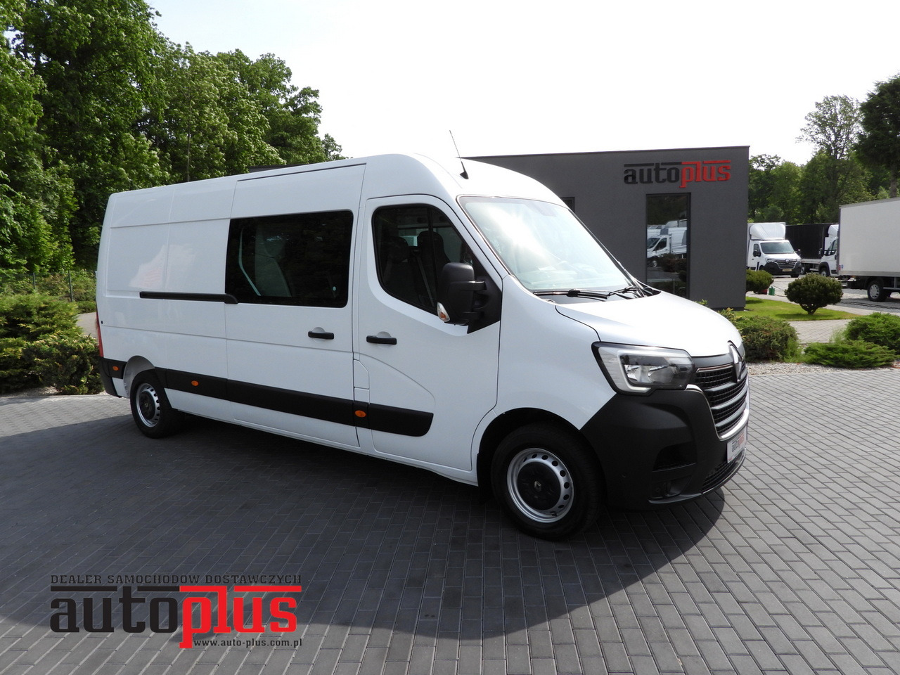 RENAULT MASTER BOX DELIVERY VAN 7 SEATS CRUISE CONTROL NAVIGATION LED LIGHTS AIR CONDITIONING 140HP - Furgon: slika 1 RENAULT MASTER BOX DELIVERY VAN 7 SEATS CRUISE CONTROL NAVIGATION LED LIGHTS AIR CONDITIONING 140HP - Furgon: slika 1
