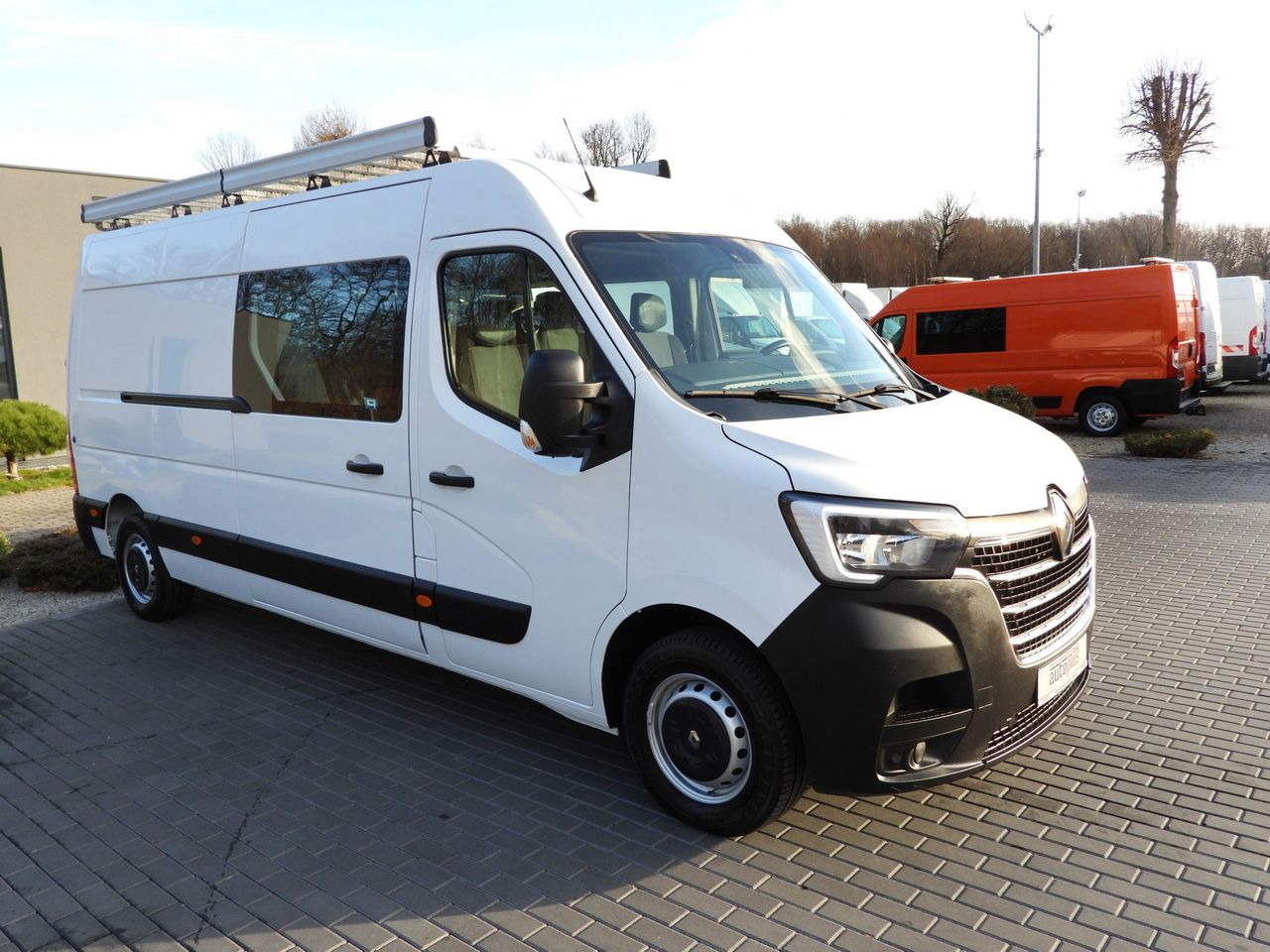 RENAULT MASTER BOX DELIVERY VAN 7 SEATS CRUISE CONTROL NAVIGATION LED LIGHTS AIR CONDITIONING 180HP - Furgon: slika 4 RENAULT MASTER BOX DELIVERY VAN 7 SEATS CRUISE CONTROL NAVIGATION LED LIGHTS AIR CONDITIONING 180HP - Furgon: slika 4